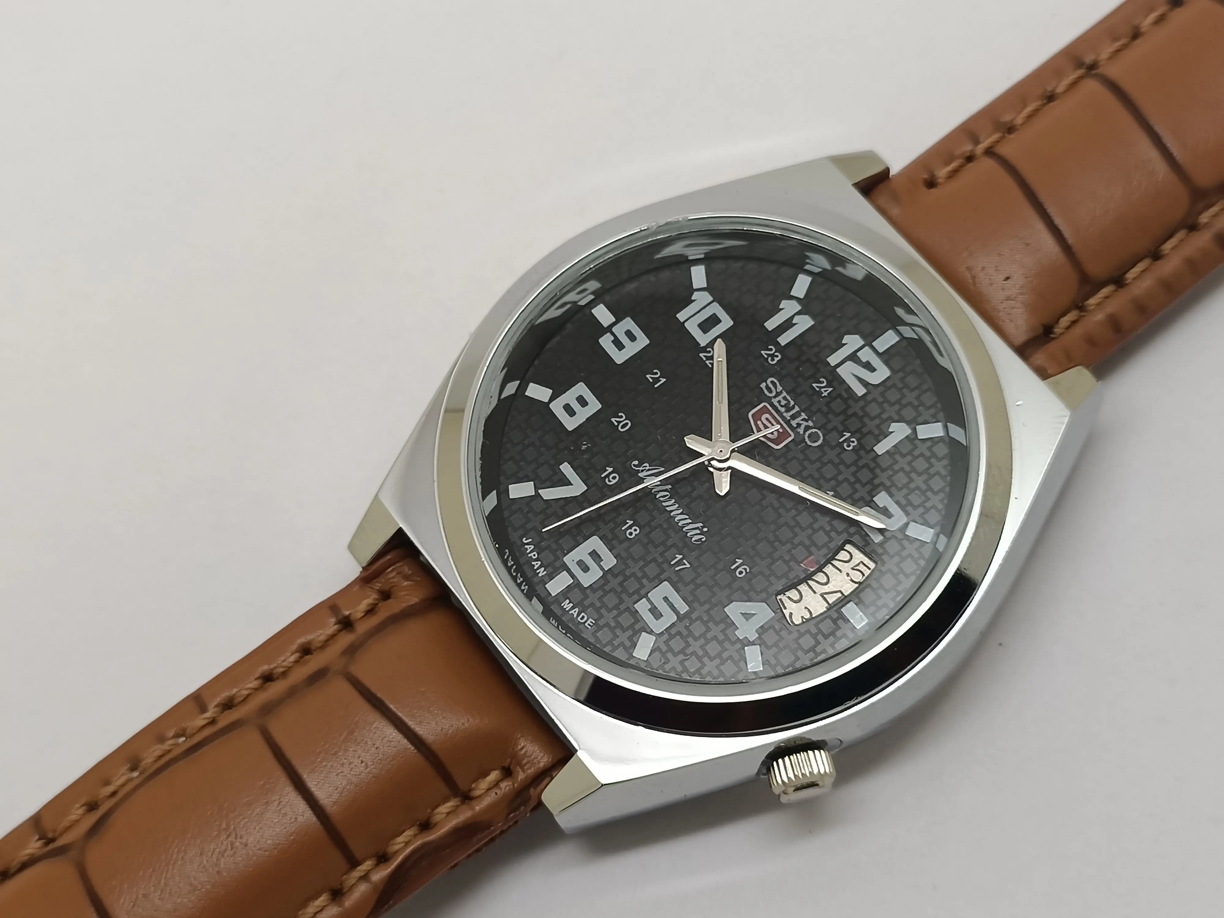 VINTAGE REFURBISHED SEIKO 5 AUTOMATIC JAPAN MENS DAY DATE WATCH - National Watches