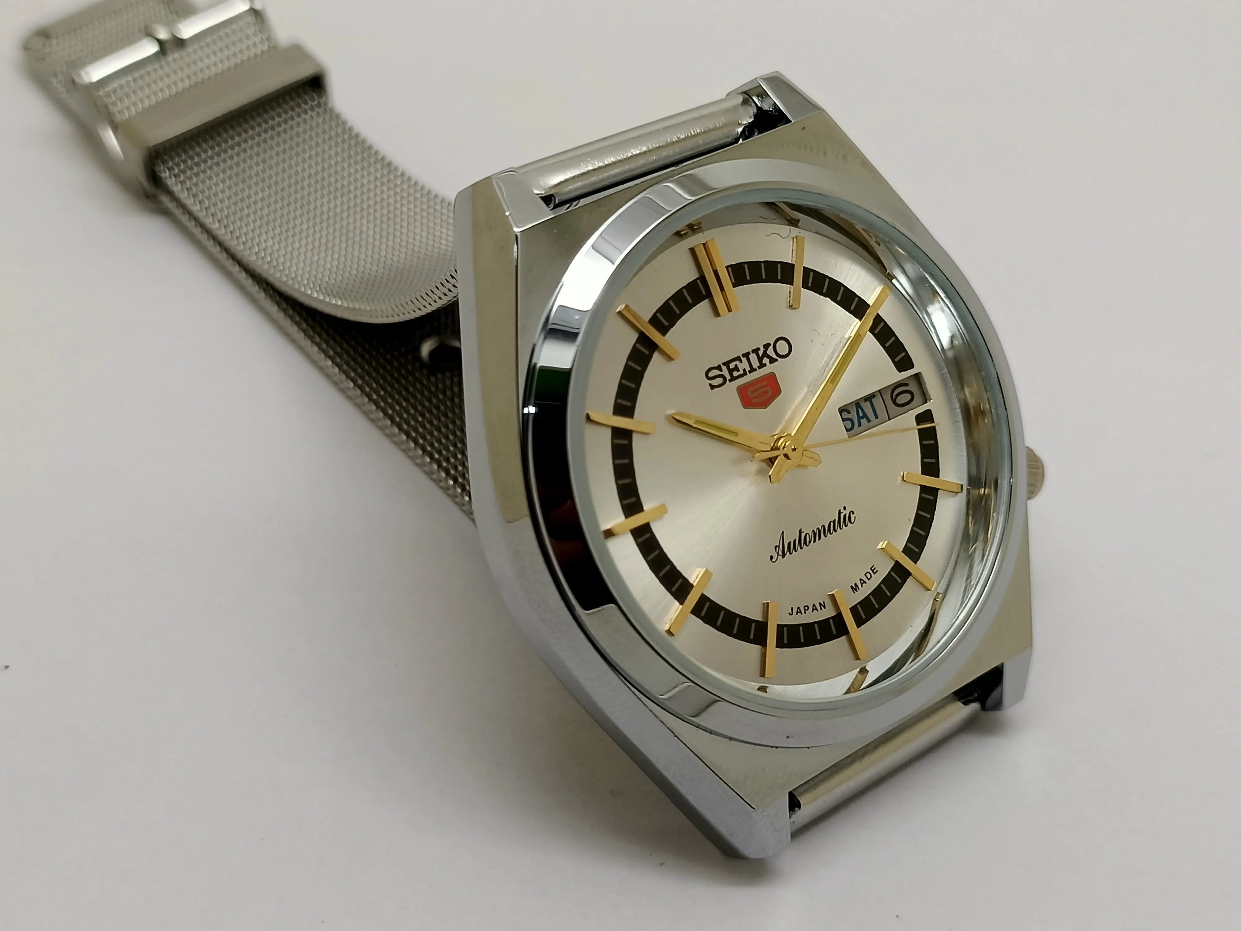 VINTAGE REFURBISHED SEIKO 5 AUTOMATIC JAPAN MENS DAY DATE WATCH - National Watches