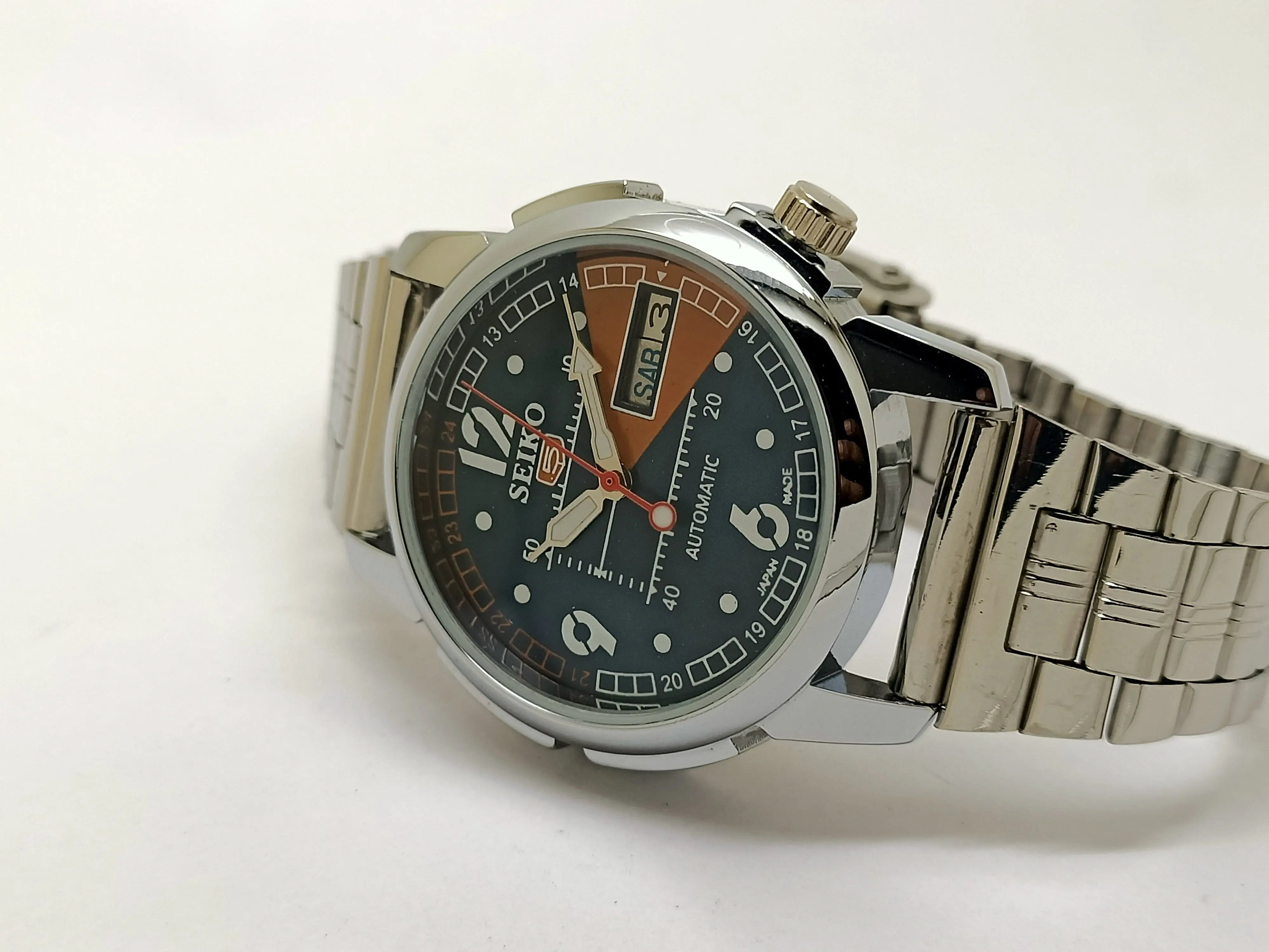 VINTAGE REFURBISHED SEIKO 5 AUTOMATIC JAPAN MENS DAY DATE WATCH - National Watches