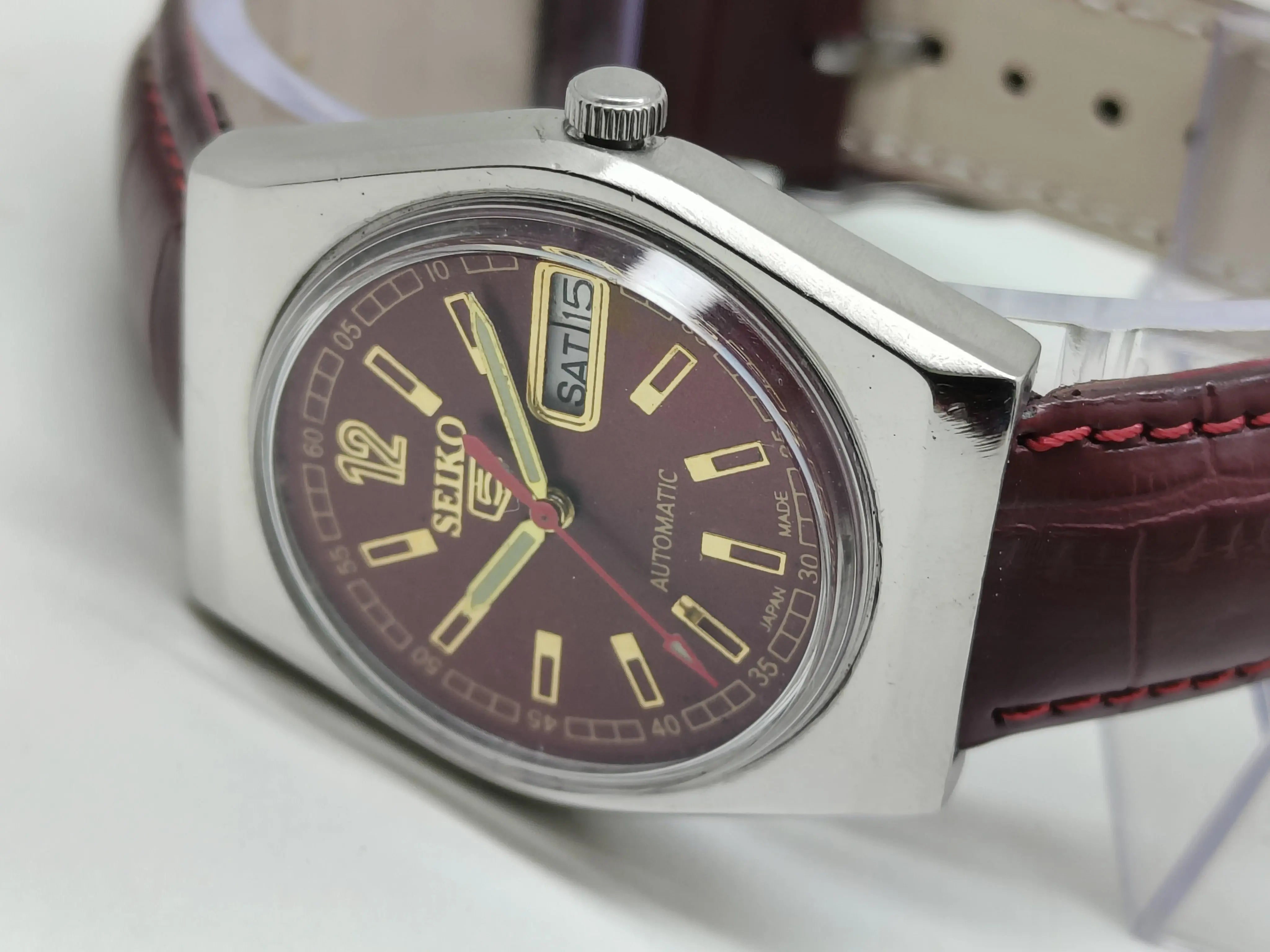 Seiko 5 Vintage Automatic – Refurbished Classic Timepiece National Watches