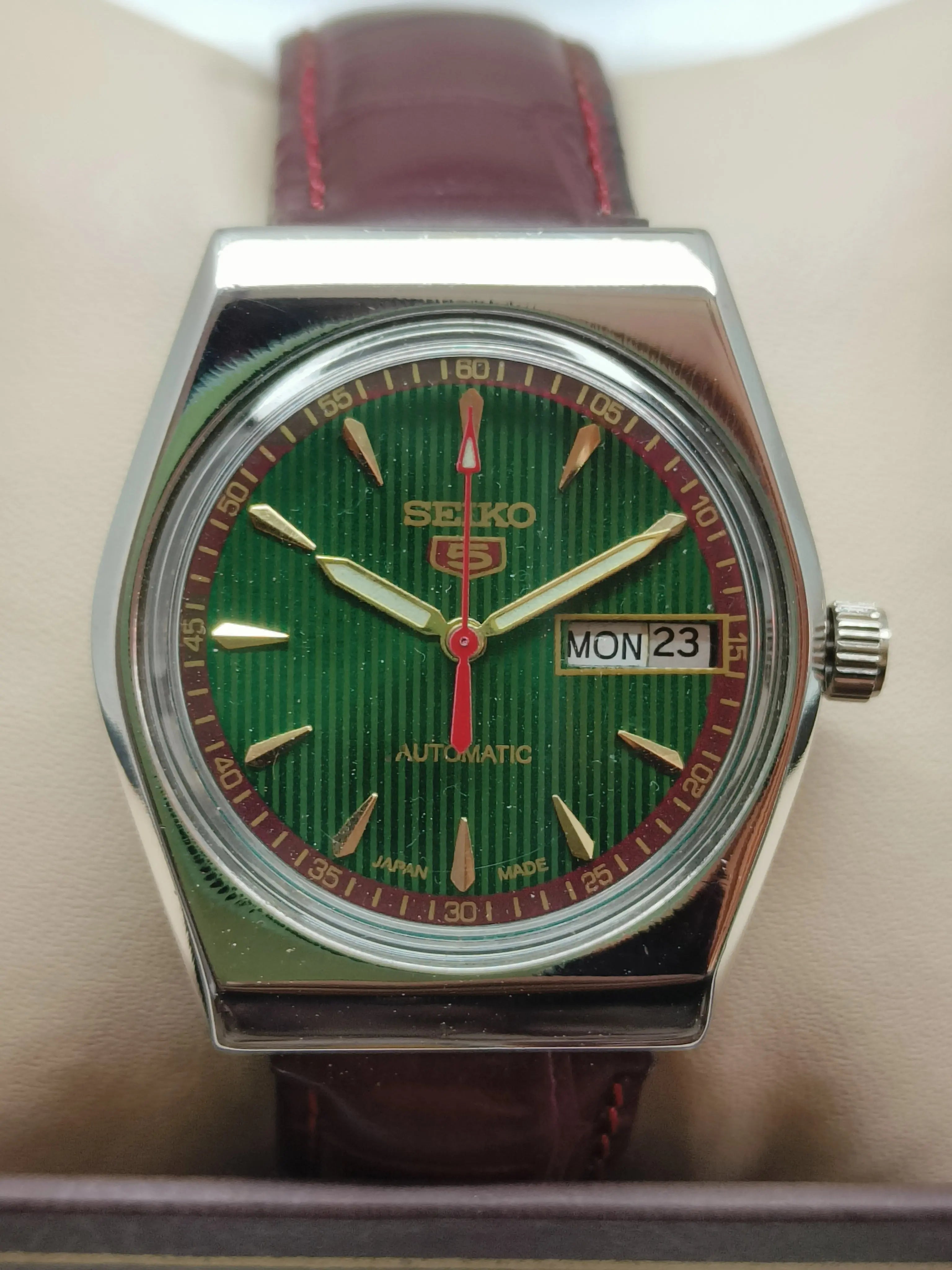Seiko 5 Vintage Automatic Day/Date – Fully Refurbished National Watches