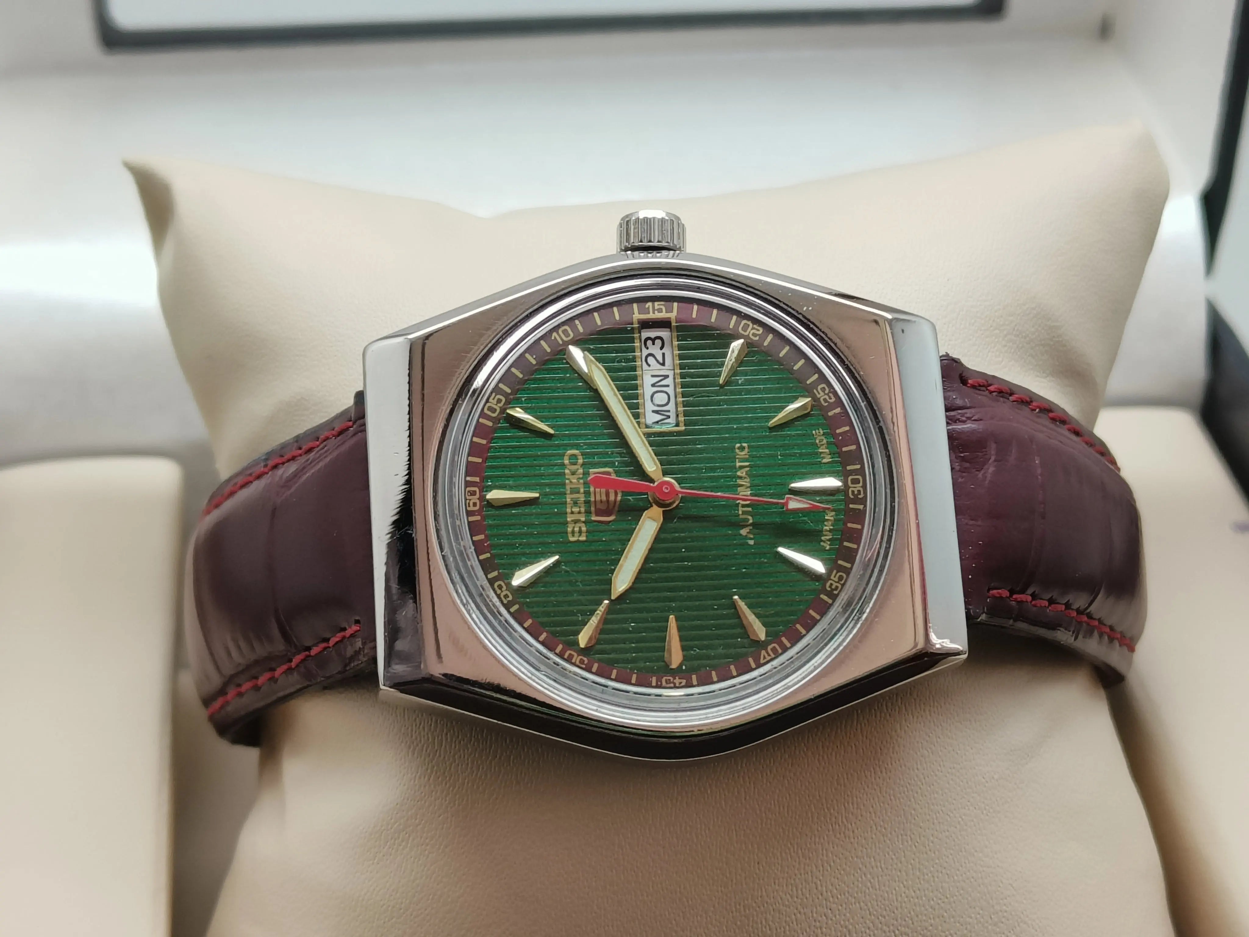 Seiko 5 Vintage Automatic Day/Date – Fully Refurbished National Watches