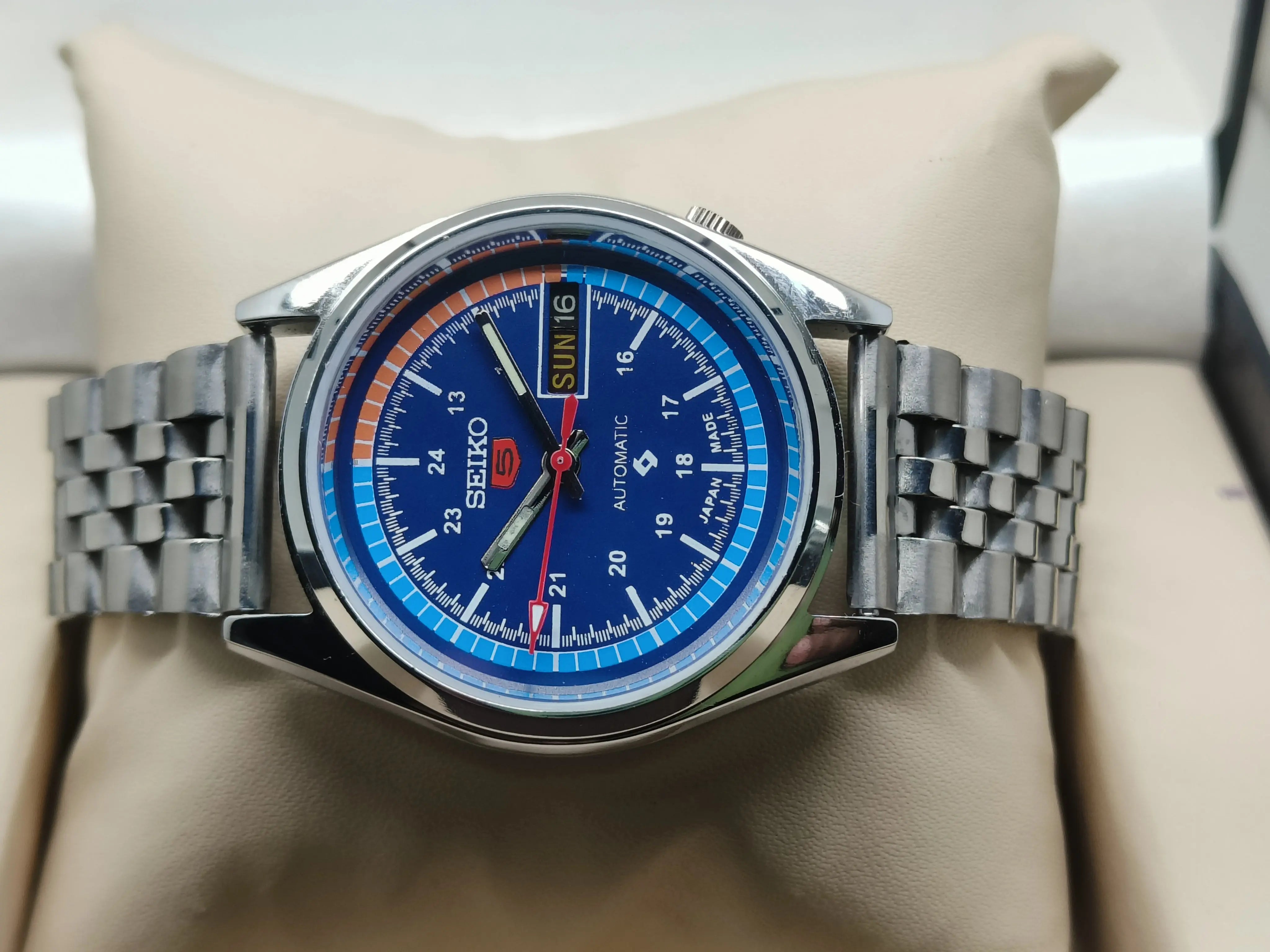 Seiko 5 Vintage Sports Automatic – Refurbished Piece National Watches