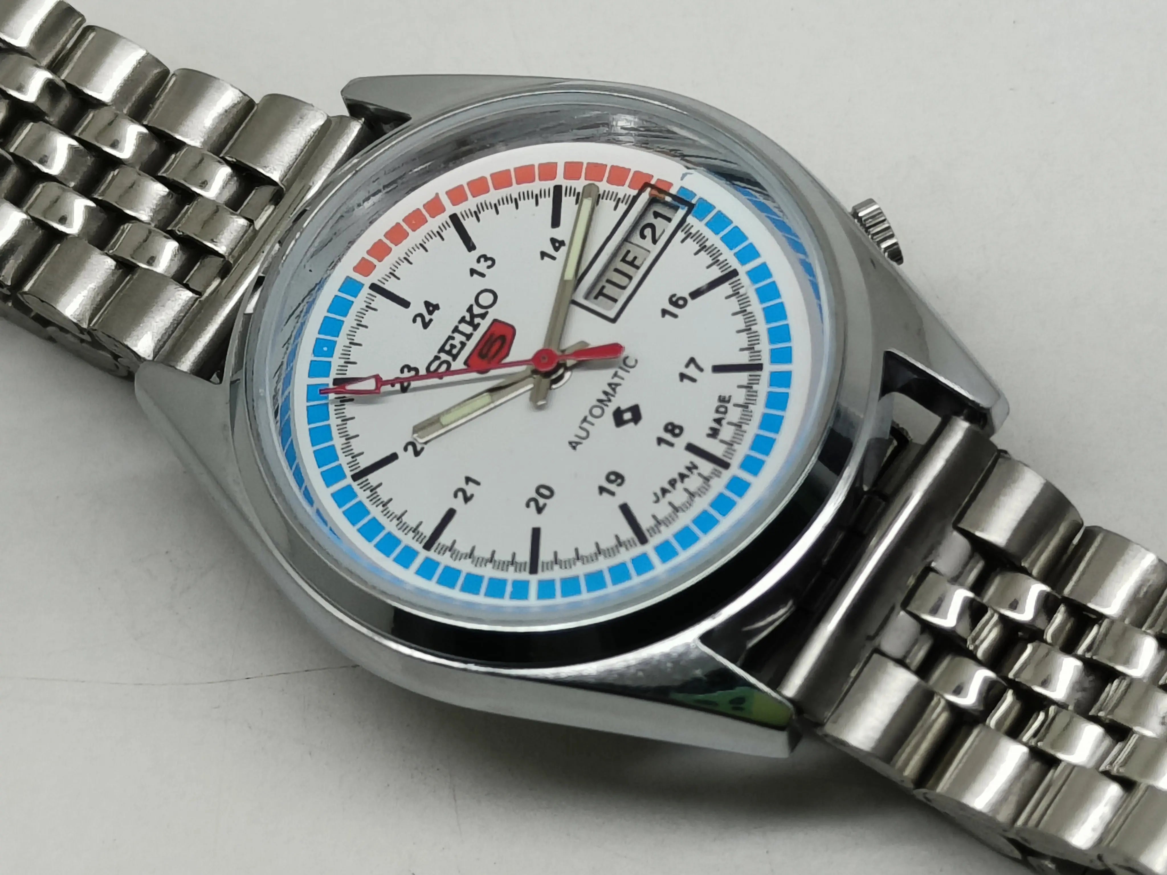 Seiko 5 Vintage Sports Automatic – Refurbished Piece National Watches