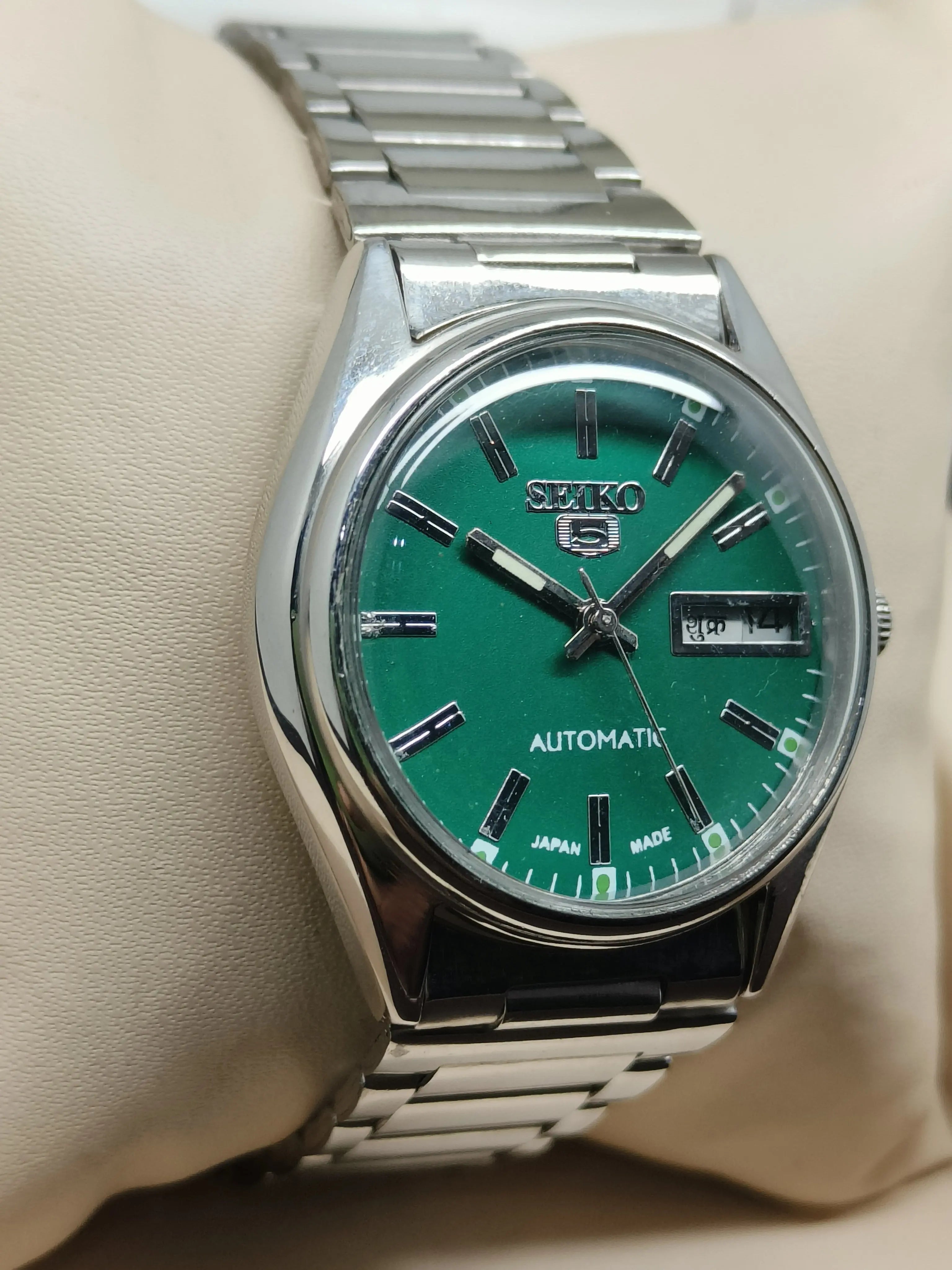 Seiko 5 Vintage 37mm Automatic – Refurbished Classic National Watches