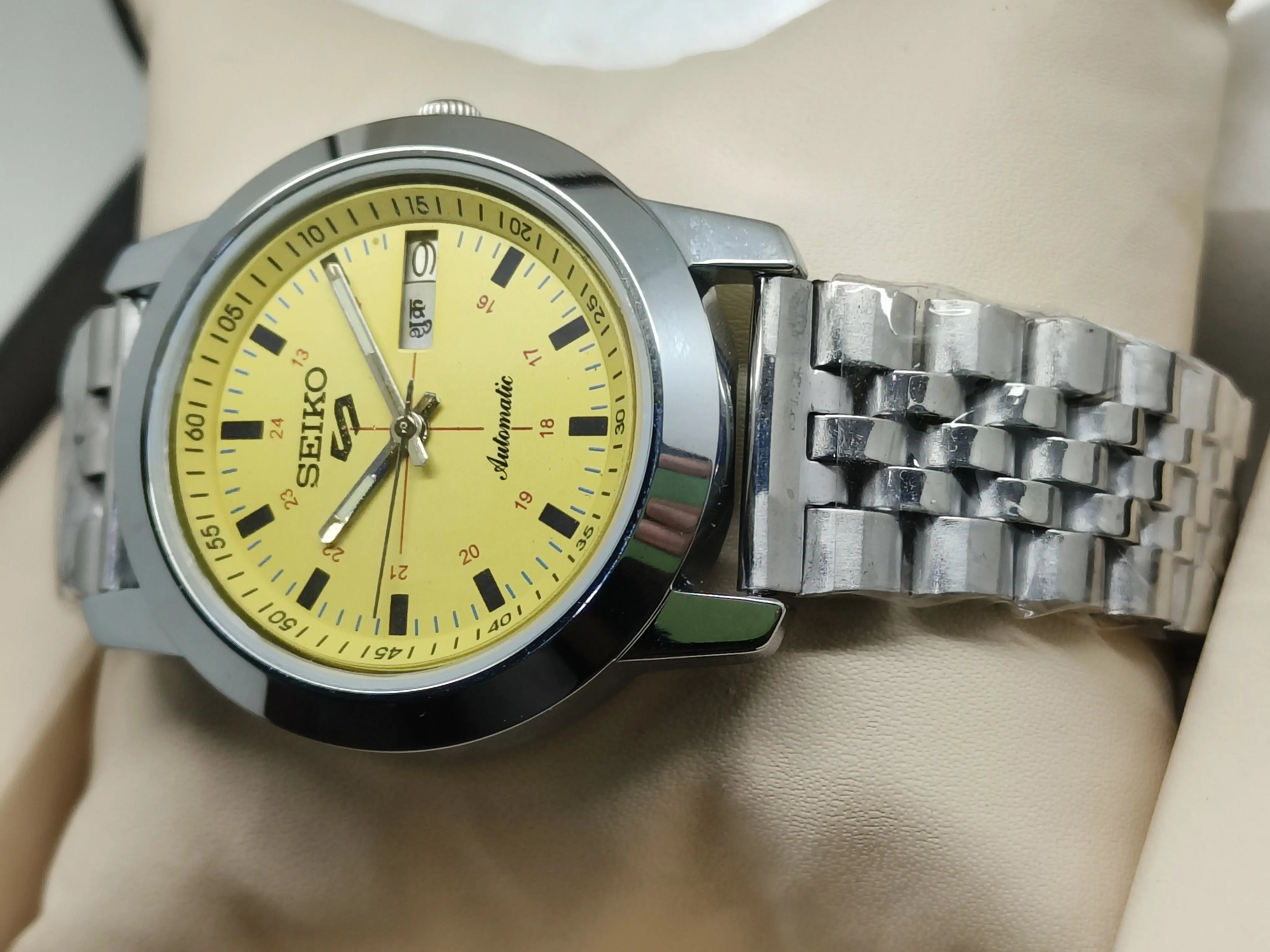 Seiko 5 Vintage Workhorse – Refurbished & Reliable National Watches