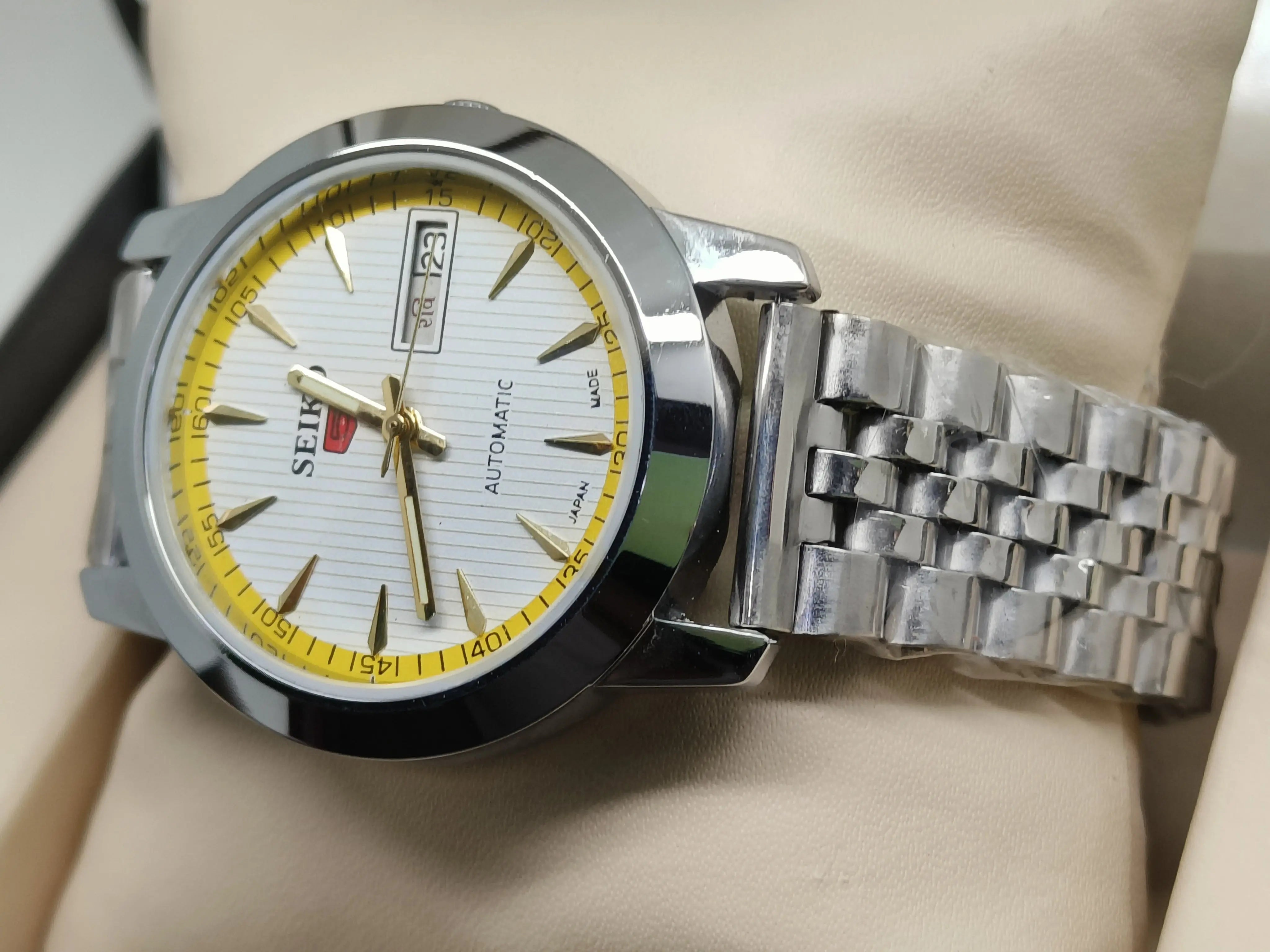Seiko 5 Vintage Field Watch – Refurbished Tough & Authentic National Watches