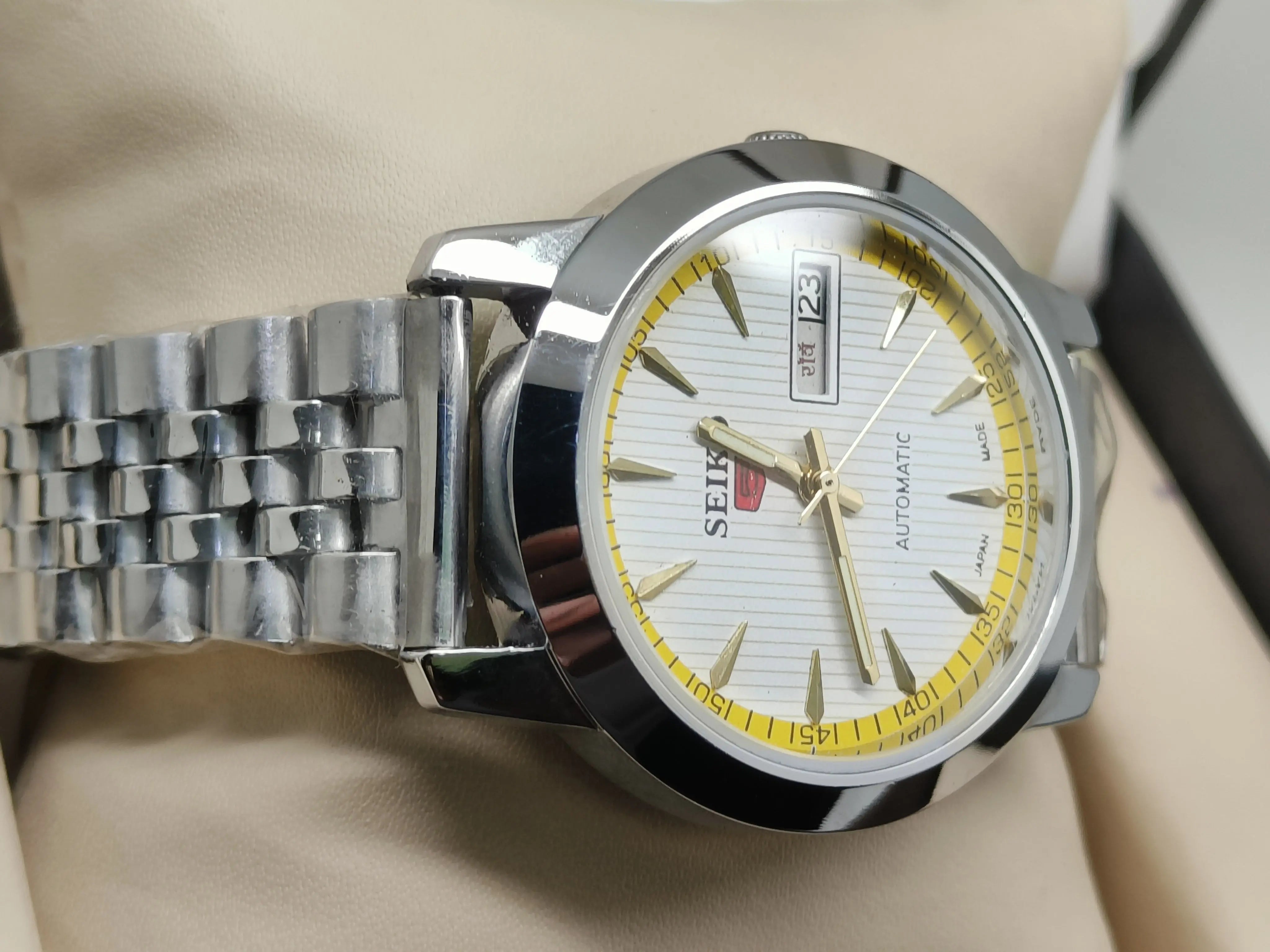 Seiko 5 Vintage Field Watch – Refurbished Tough & Authentic National Watches