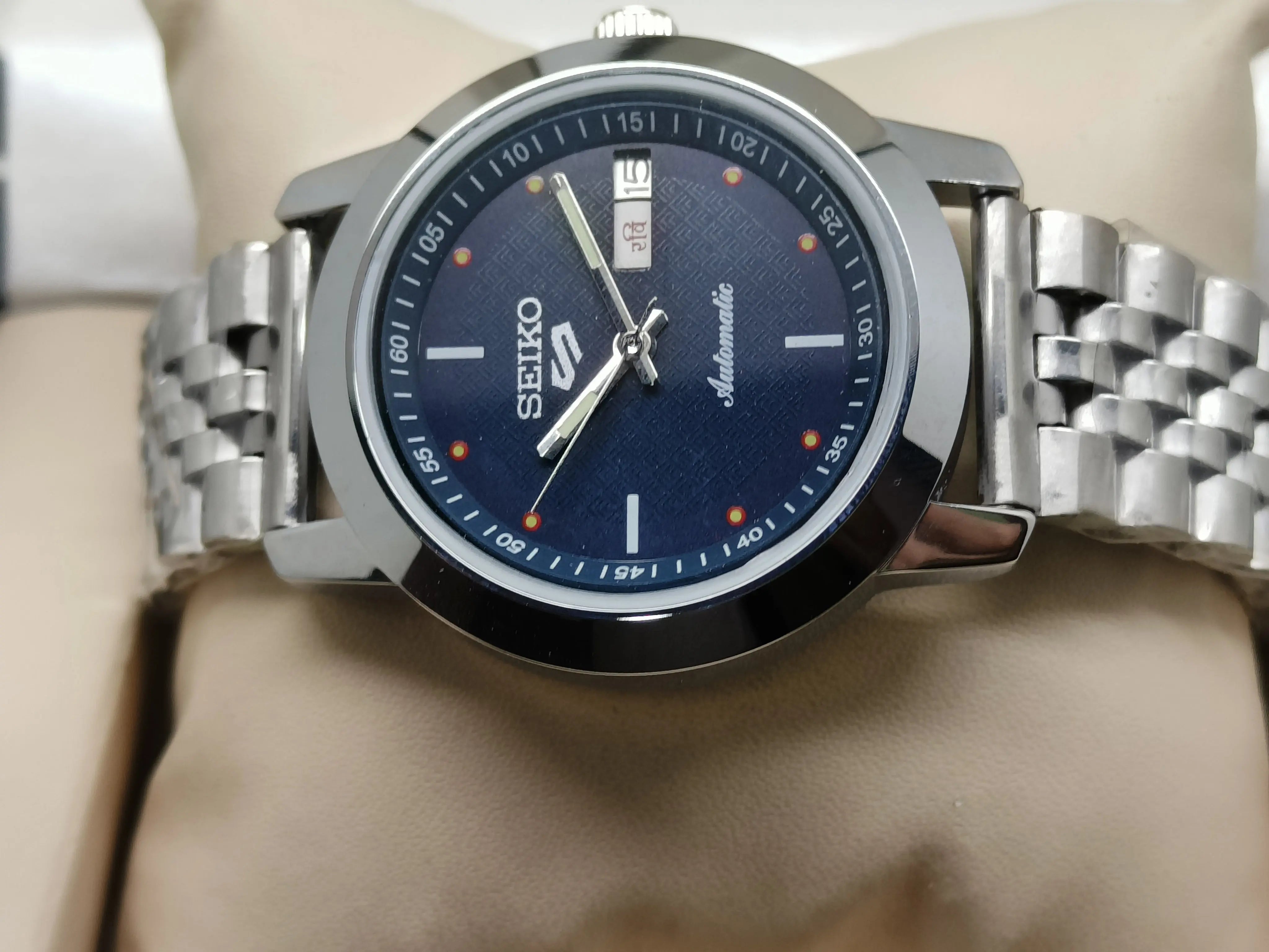 Seiko 5 Vintage Cushion Case – Refurbished Retro Vibes National Watches