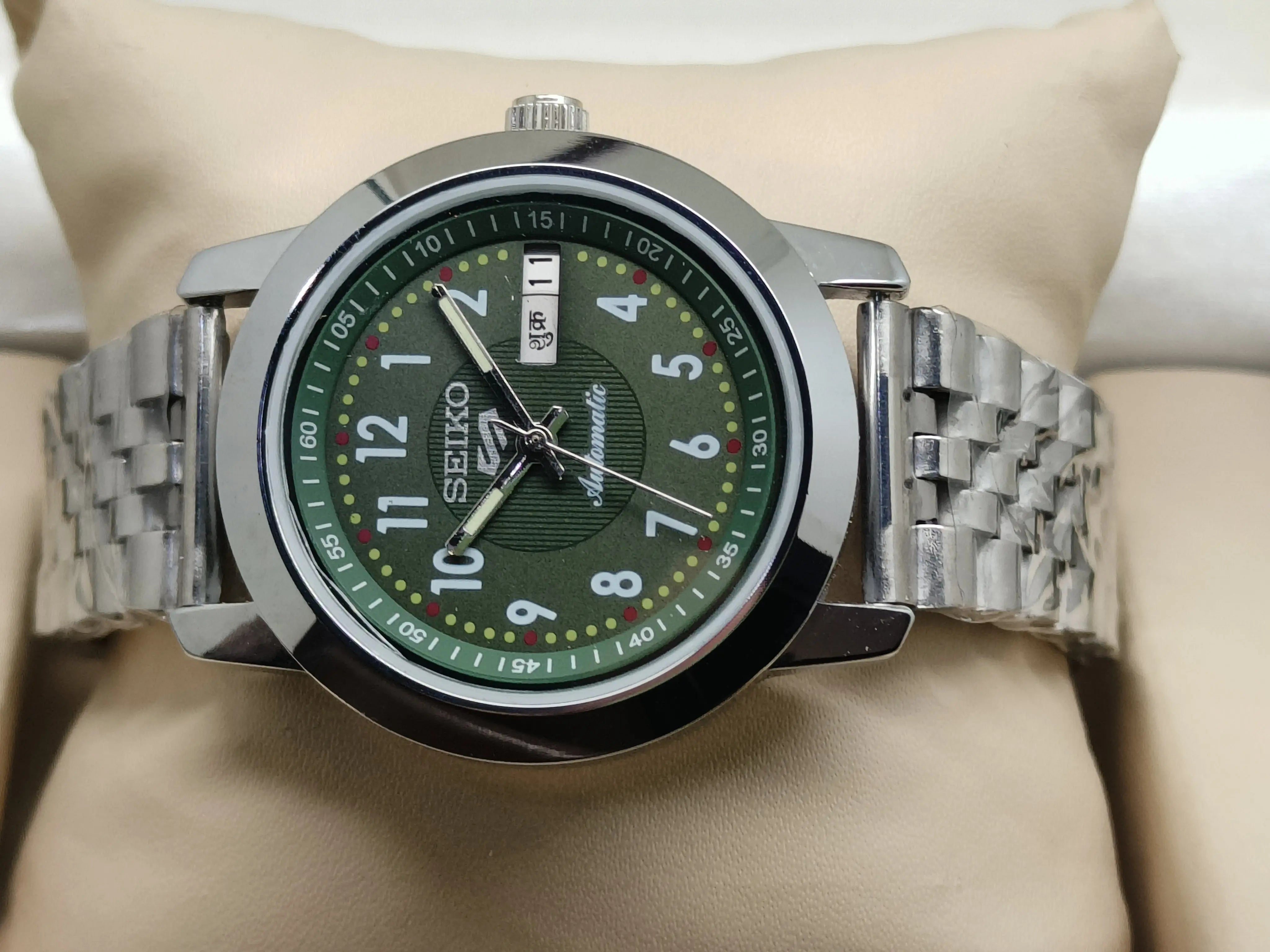 Seiko 5 Vintage Day/Date Original – Refurbished Piece National Watches