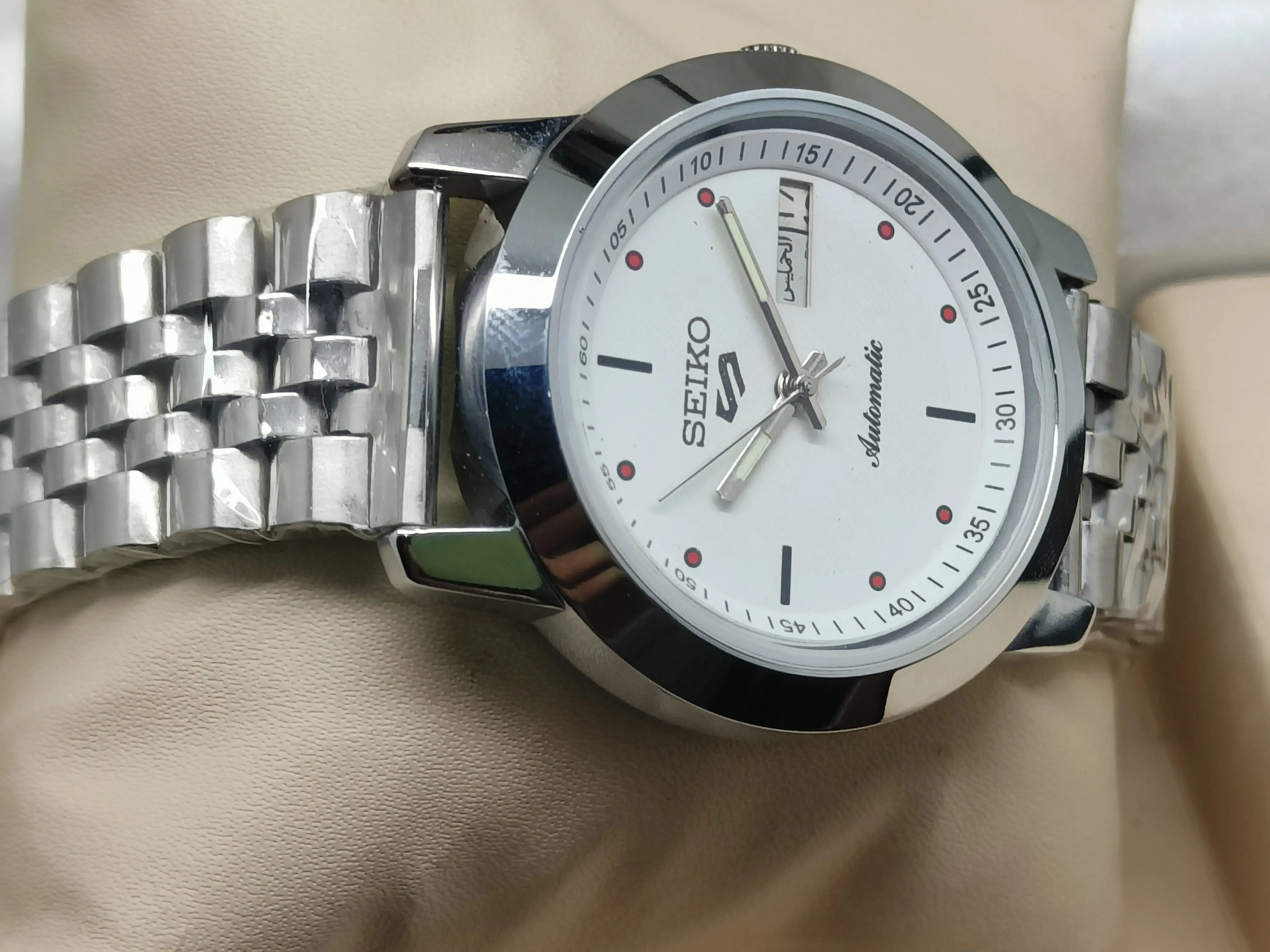Seiko 5 Vintage Diver Style Bezel – Refurbished & Stylish National Watches