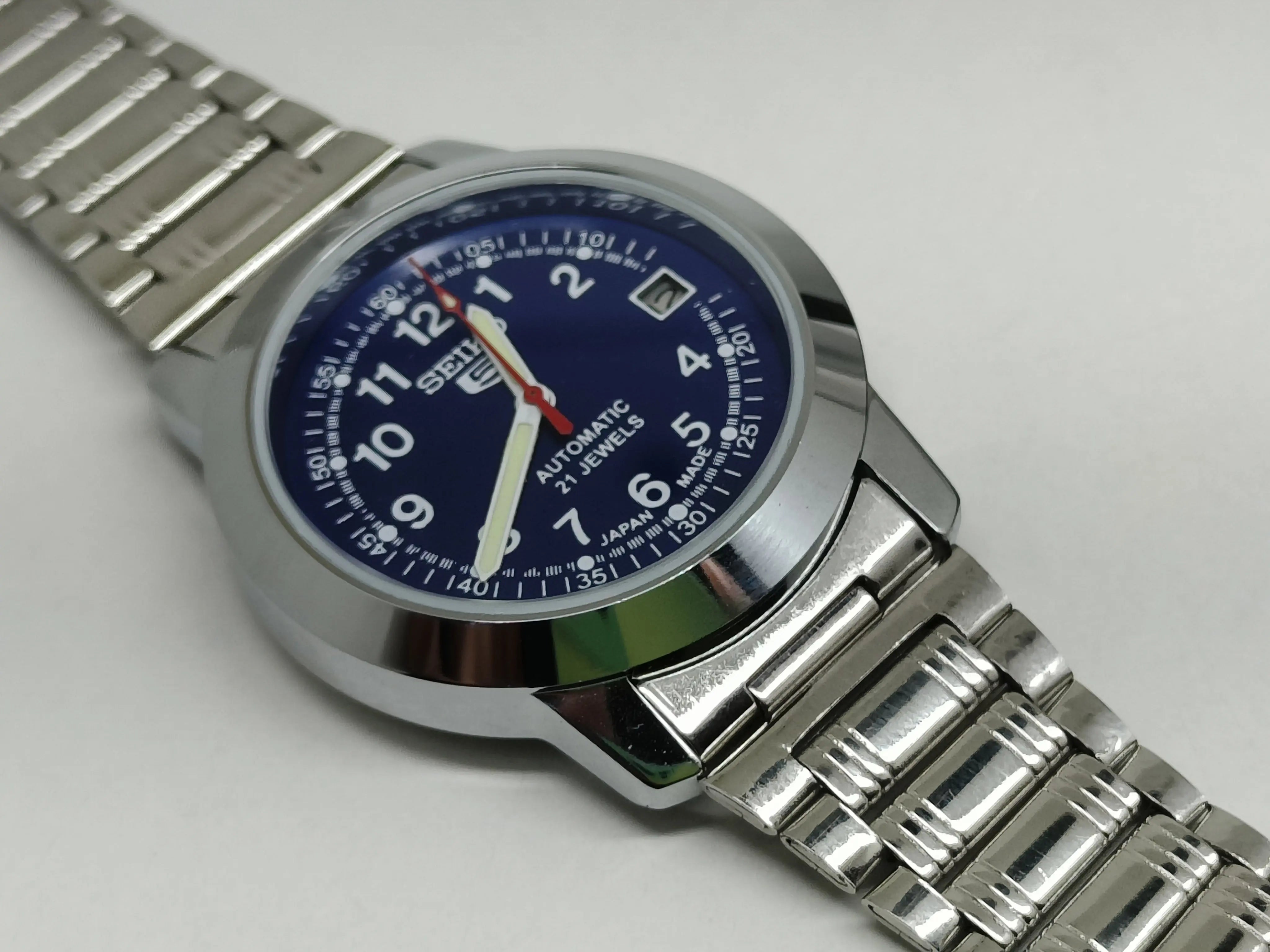 Seiko 5 Vintage Champagne Dial – Restored Dress Watch National Watches