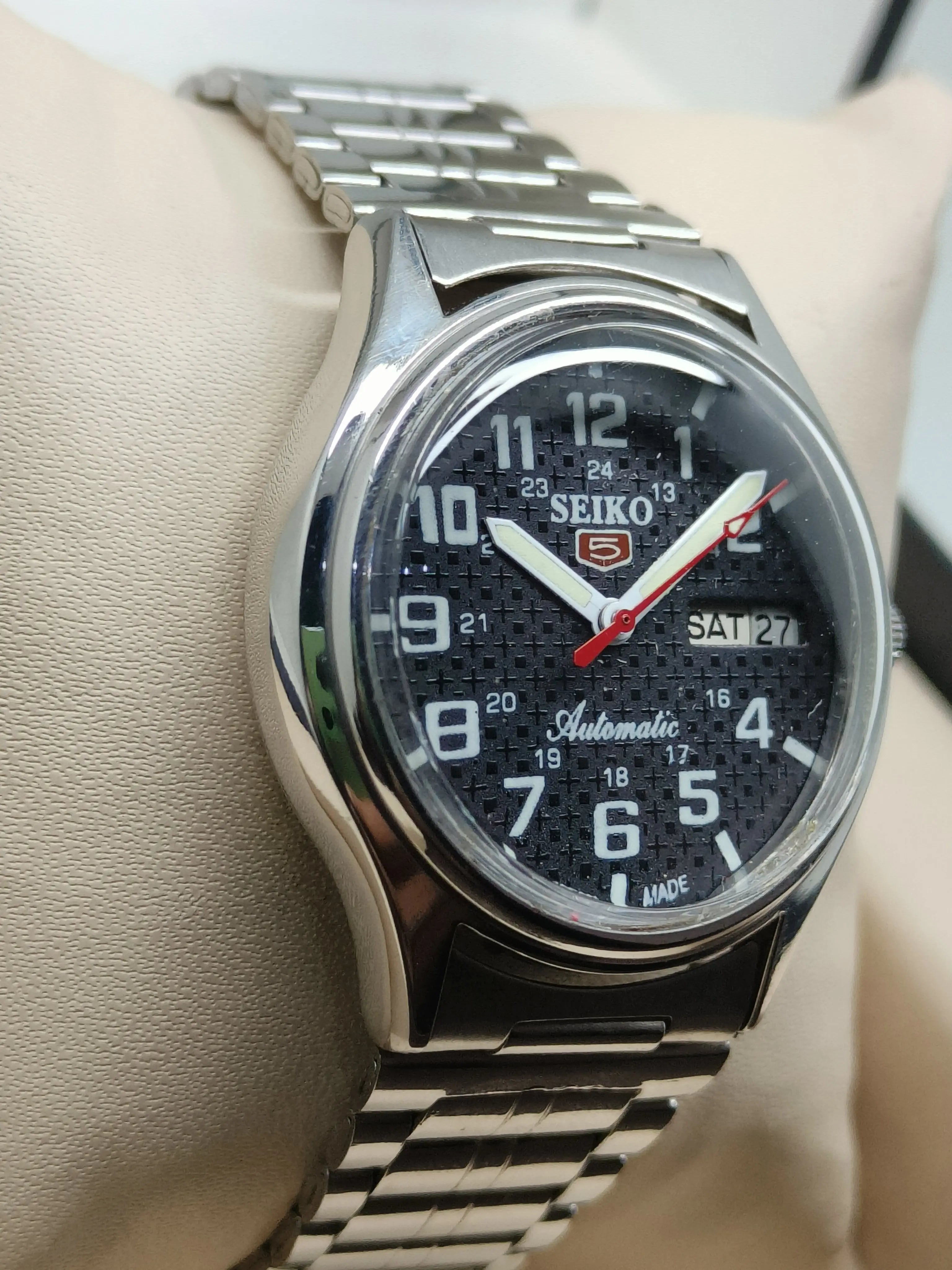 Seiko 5 Vintage Dual Tone – Refurbished Elegant Watch National Watches