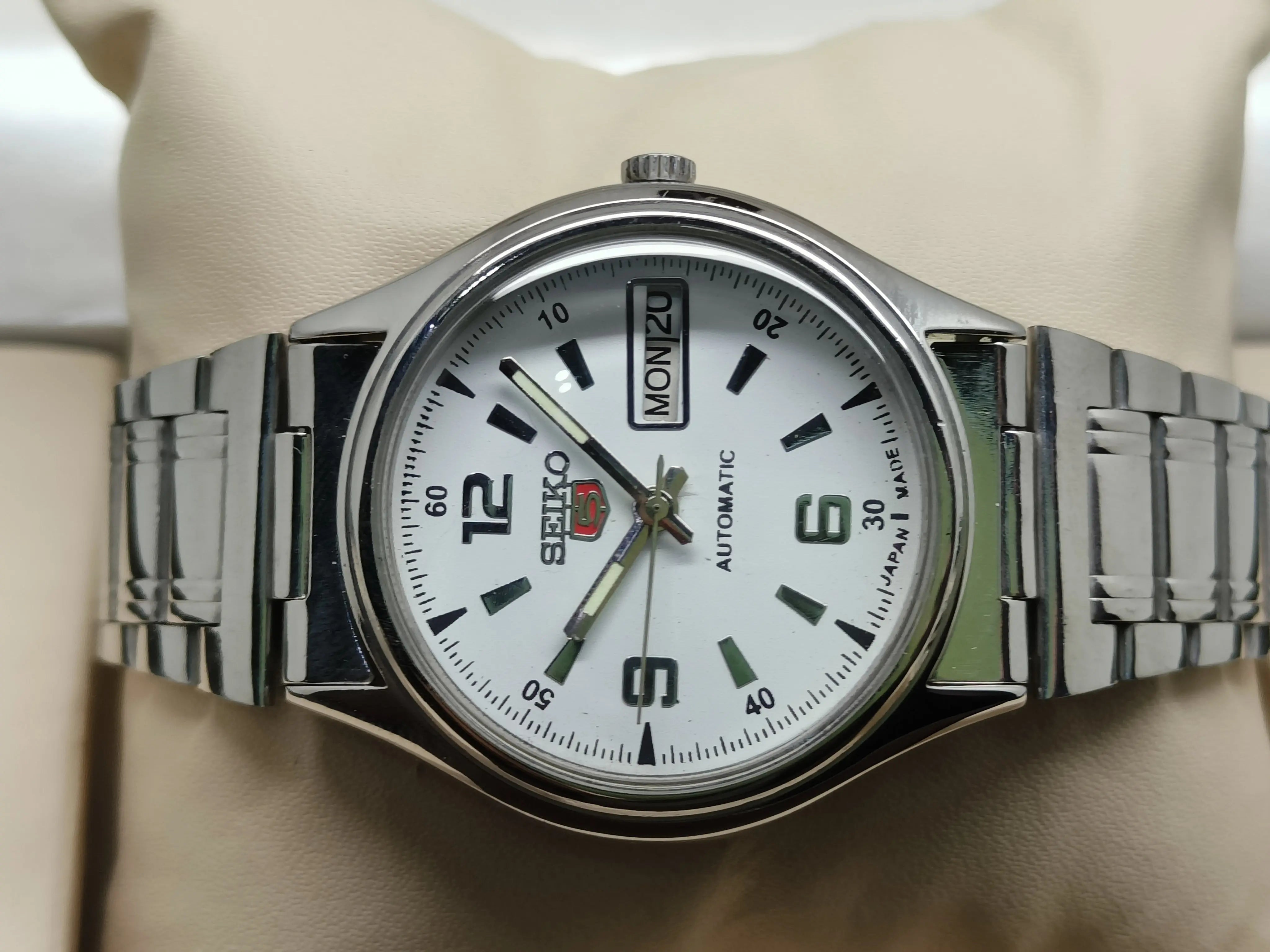 Seiko 5 Vintage white Dial – Refurbished Unique Piece National Watches