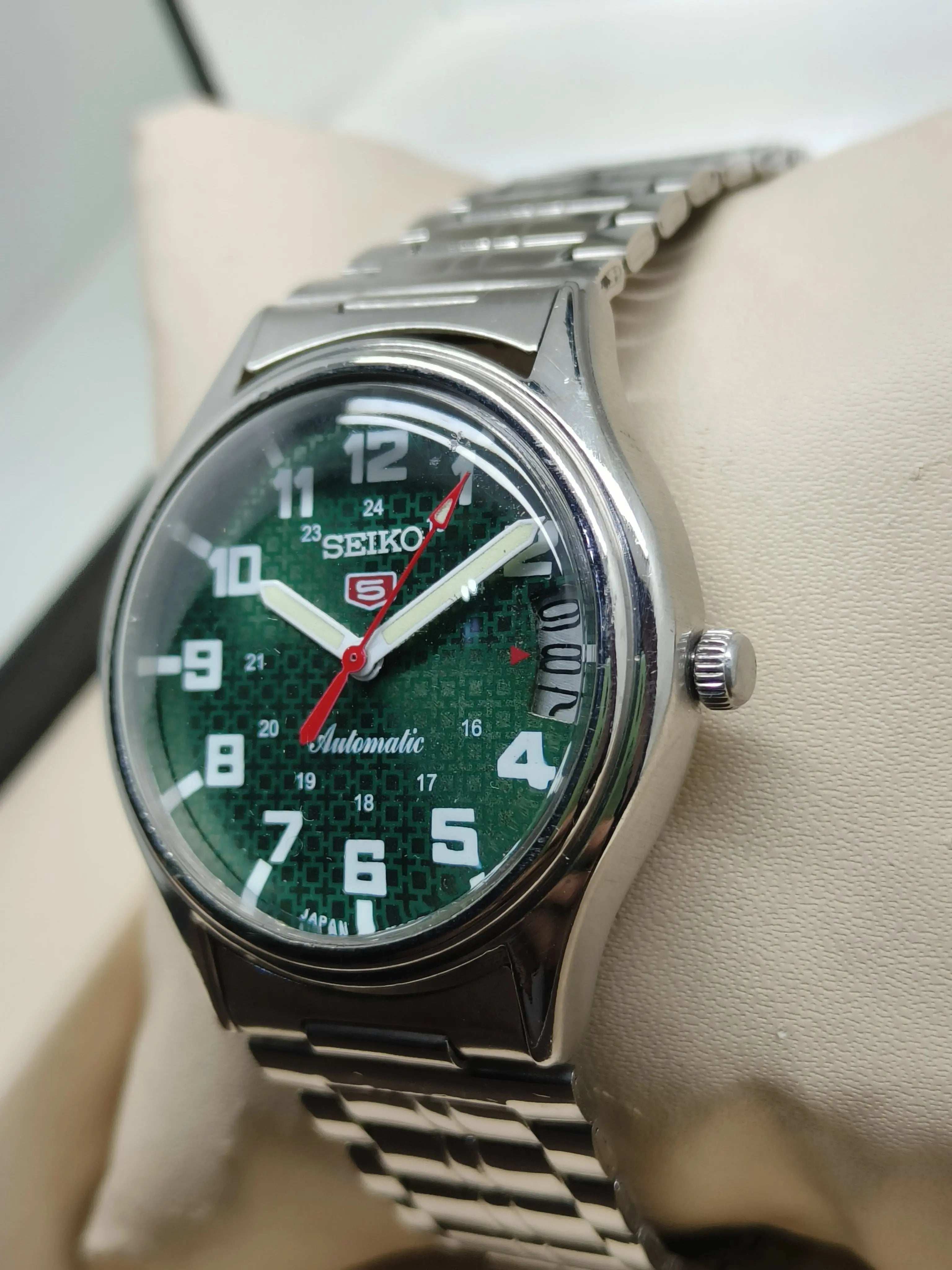 Seiko 5 Vintage Automatic – Collector’s Restored Piece National Watches