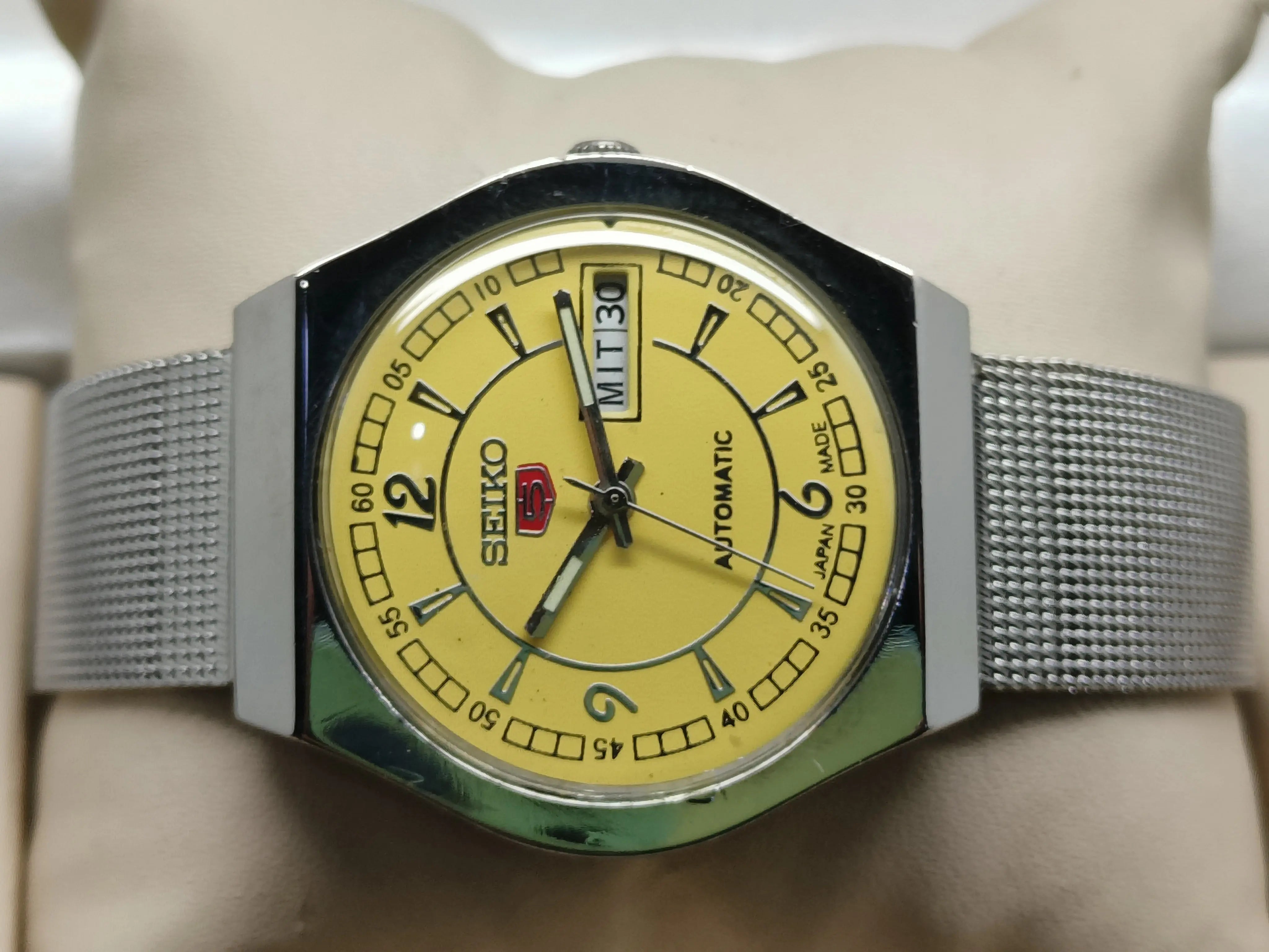 Seiko 5 Vintage Automatic – Serial # Visible Case Back National Watches