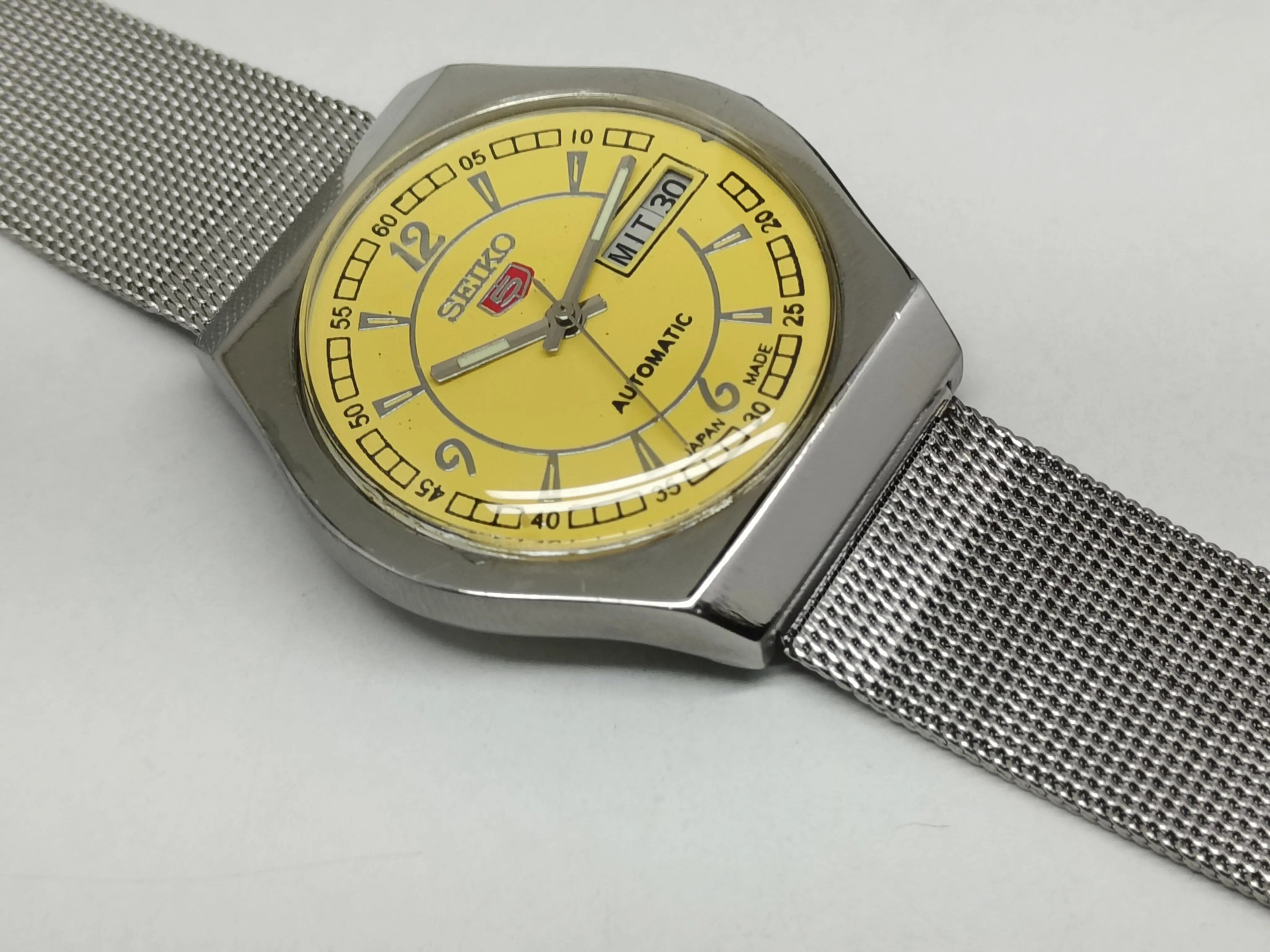 Seiko 5 Vintage Automatic – Serial # Visible Case Back National Watches