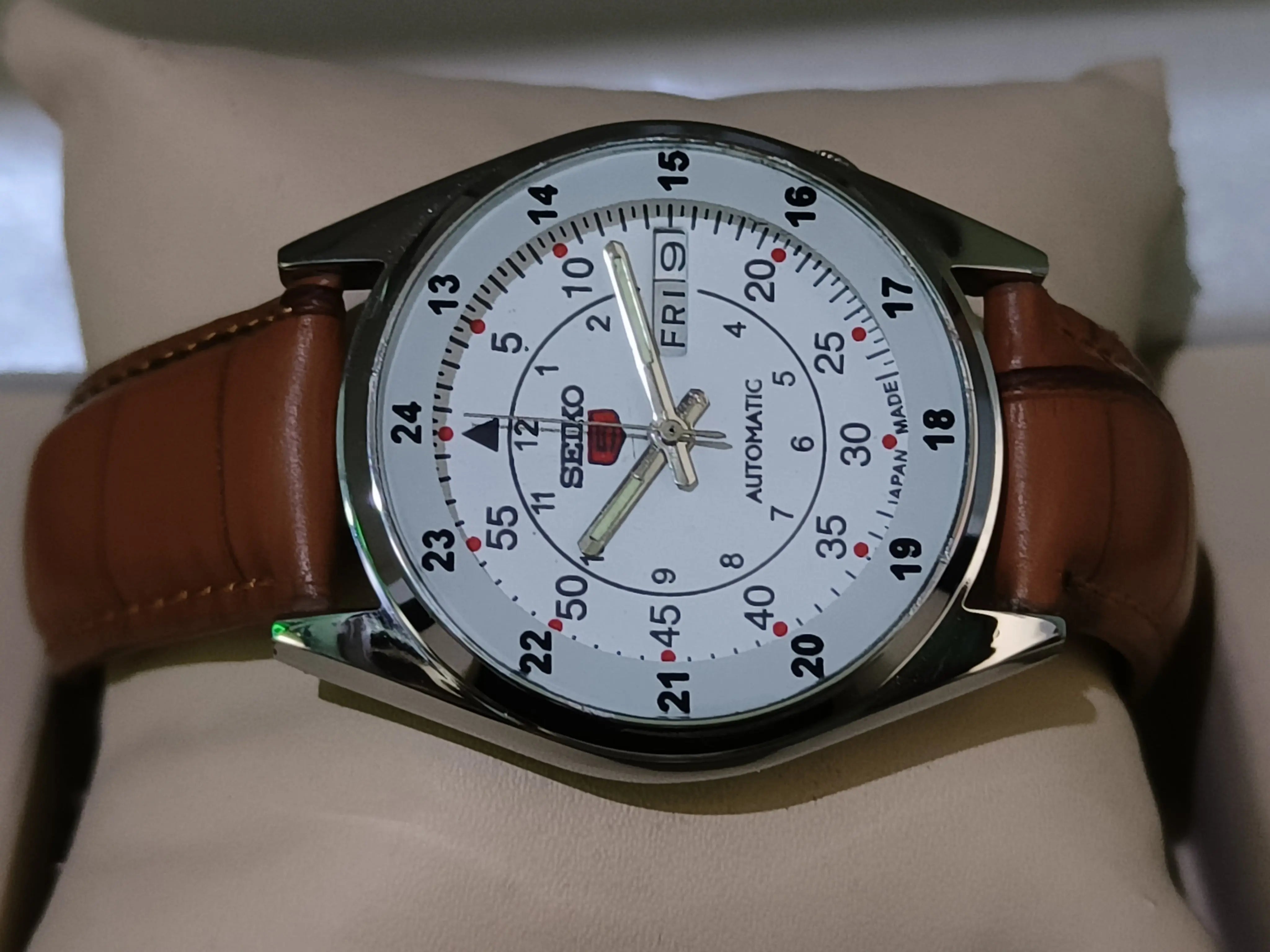 Seiko 5 Vintage Automatic โ Rust Free Movement National Watches