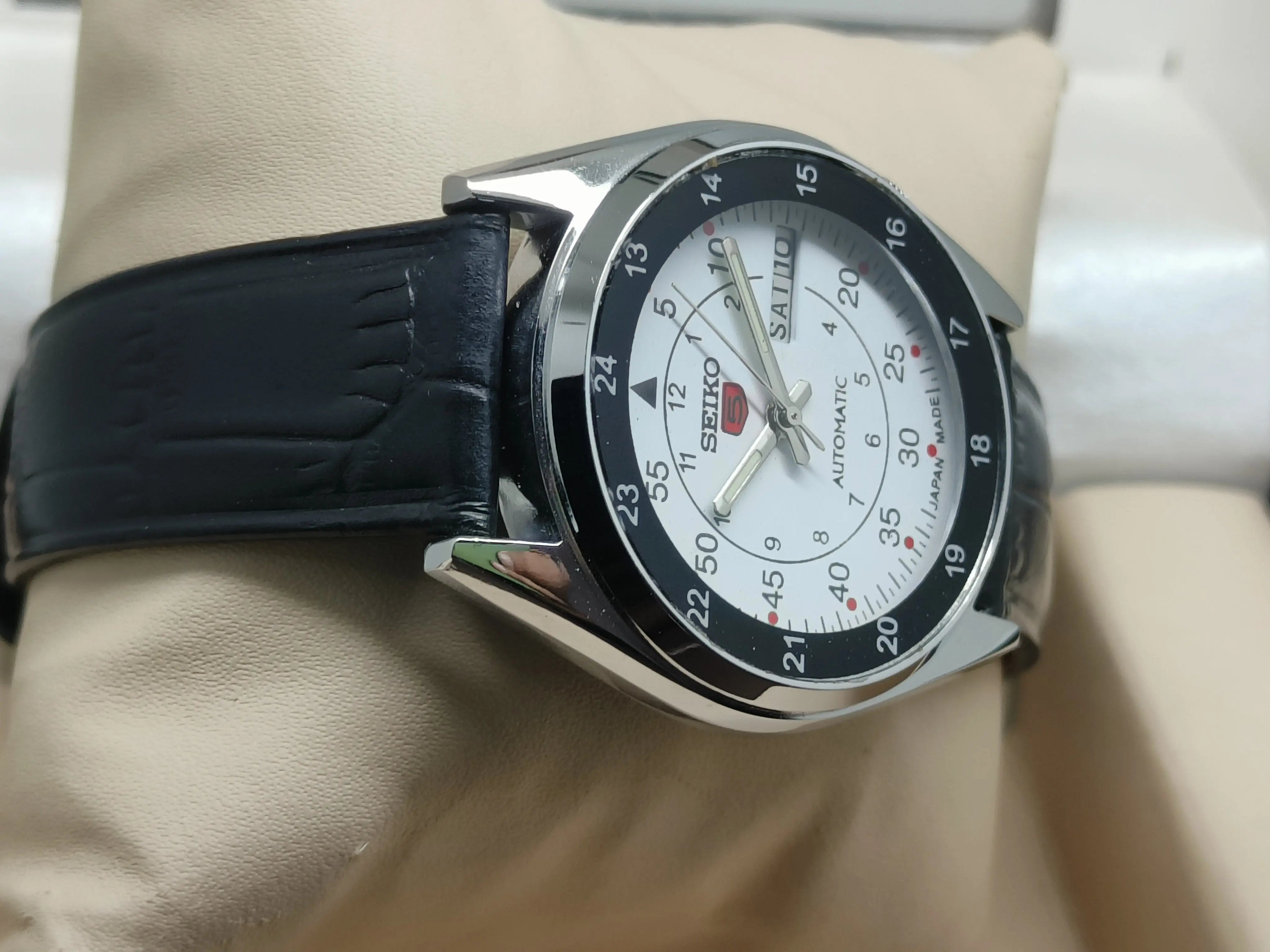 Seiko 5 Vintage Automatic – Long Lasting Mechanical Movement National Watches