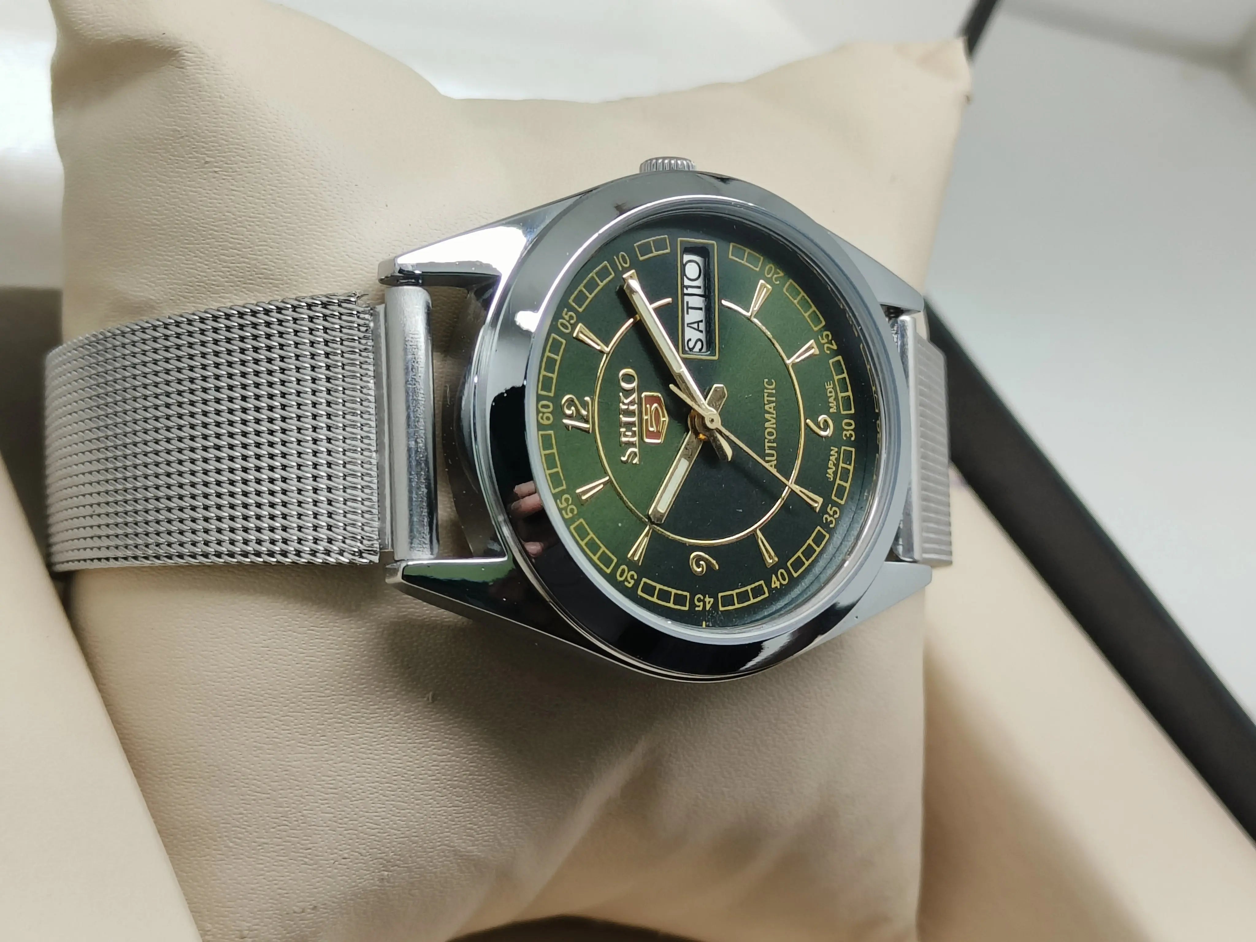 Seiko 5 Vintage Automatic – Day/Date Japan Movement National Watches