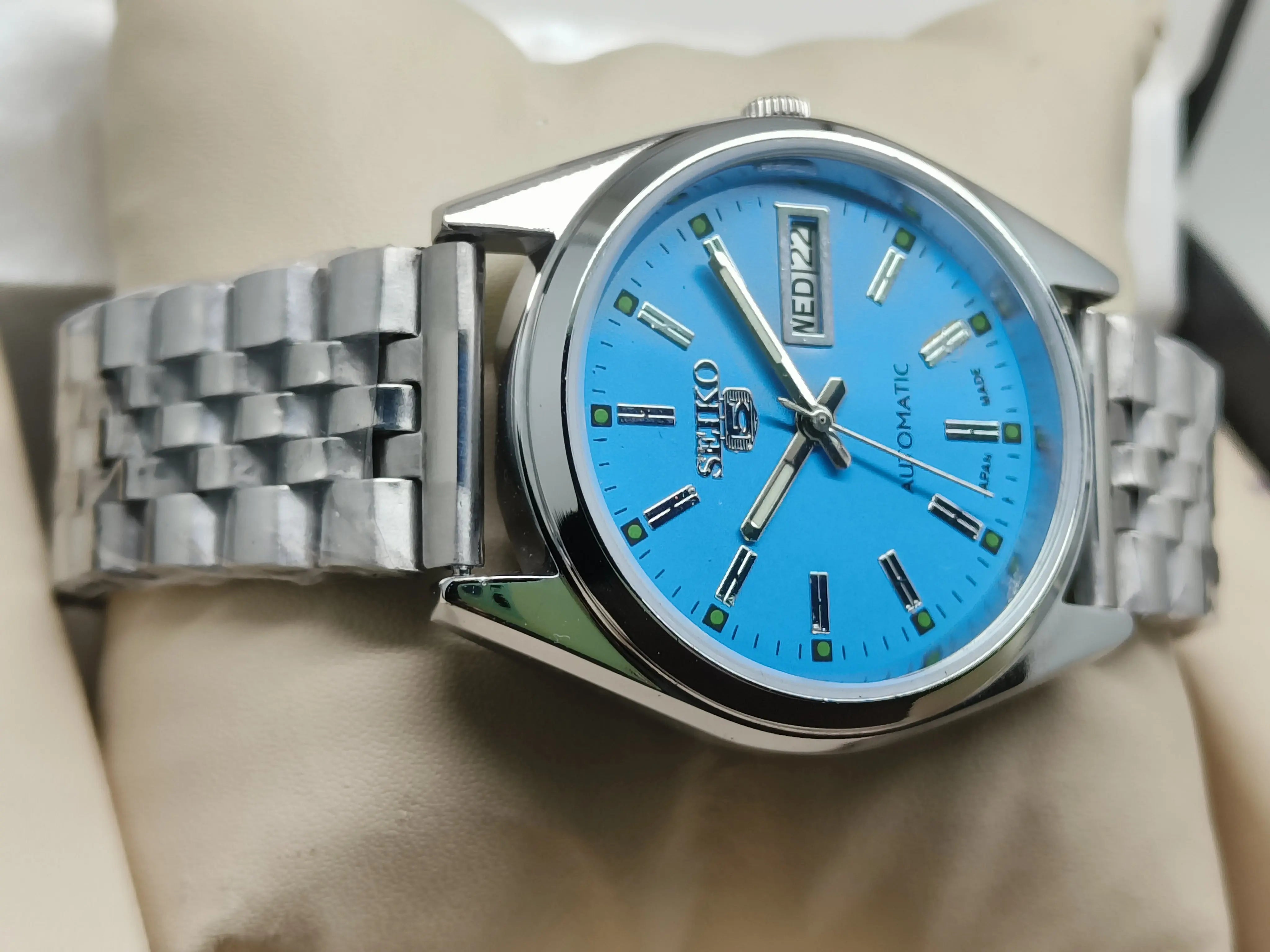 Seiko 5 Vintage Automatic – Hand-Wind Movement (if hand wind part) National Watches