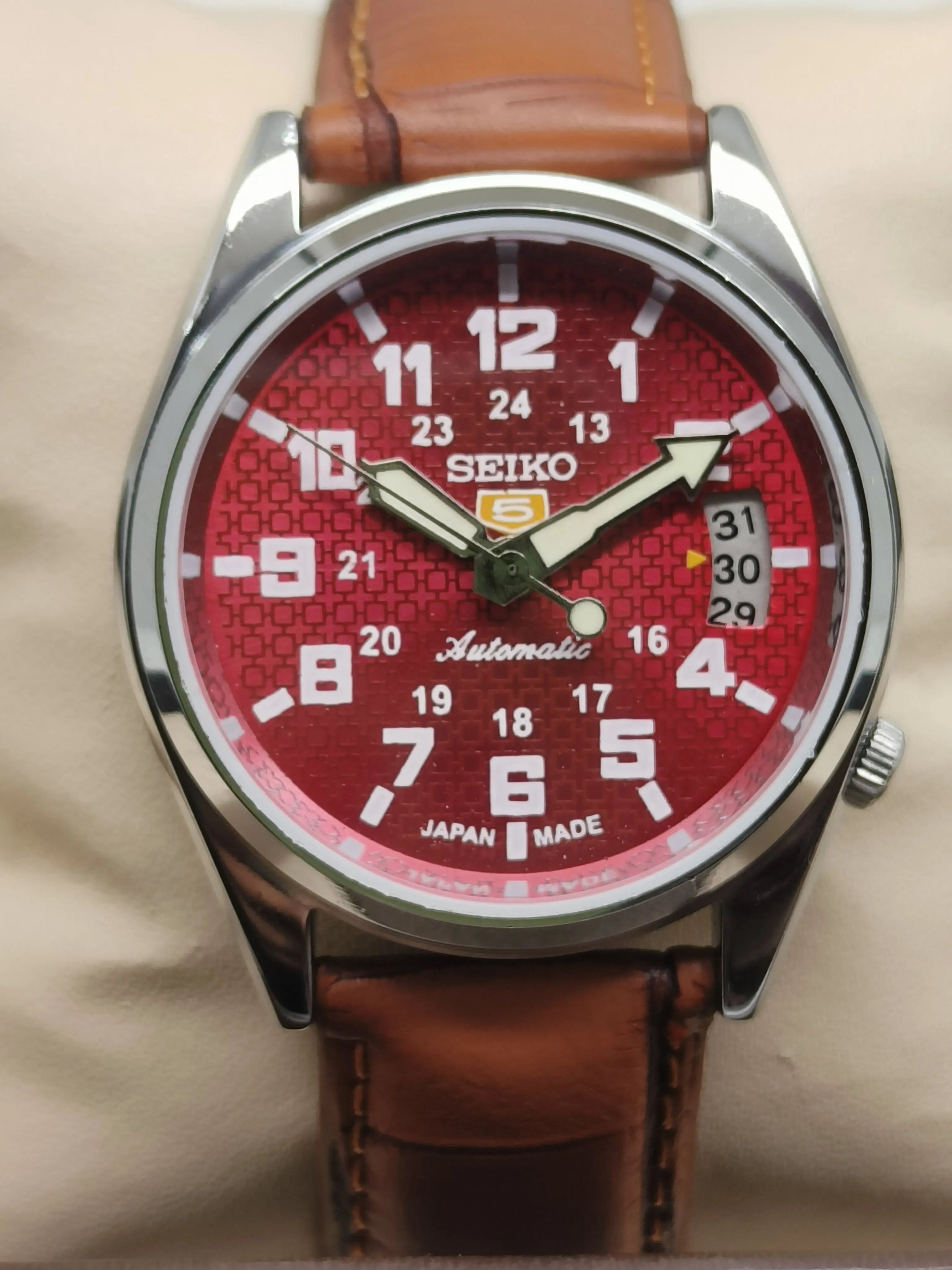 Seiko 5 Vintage Automatic – Leather & Bracelet Options National Watches