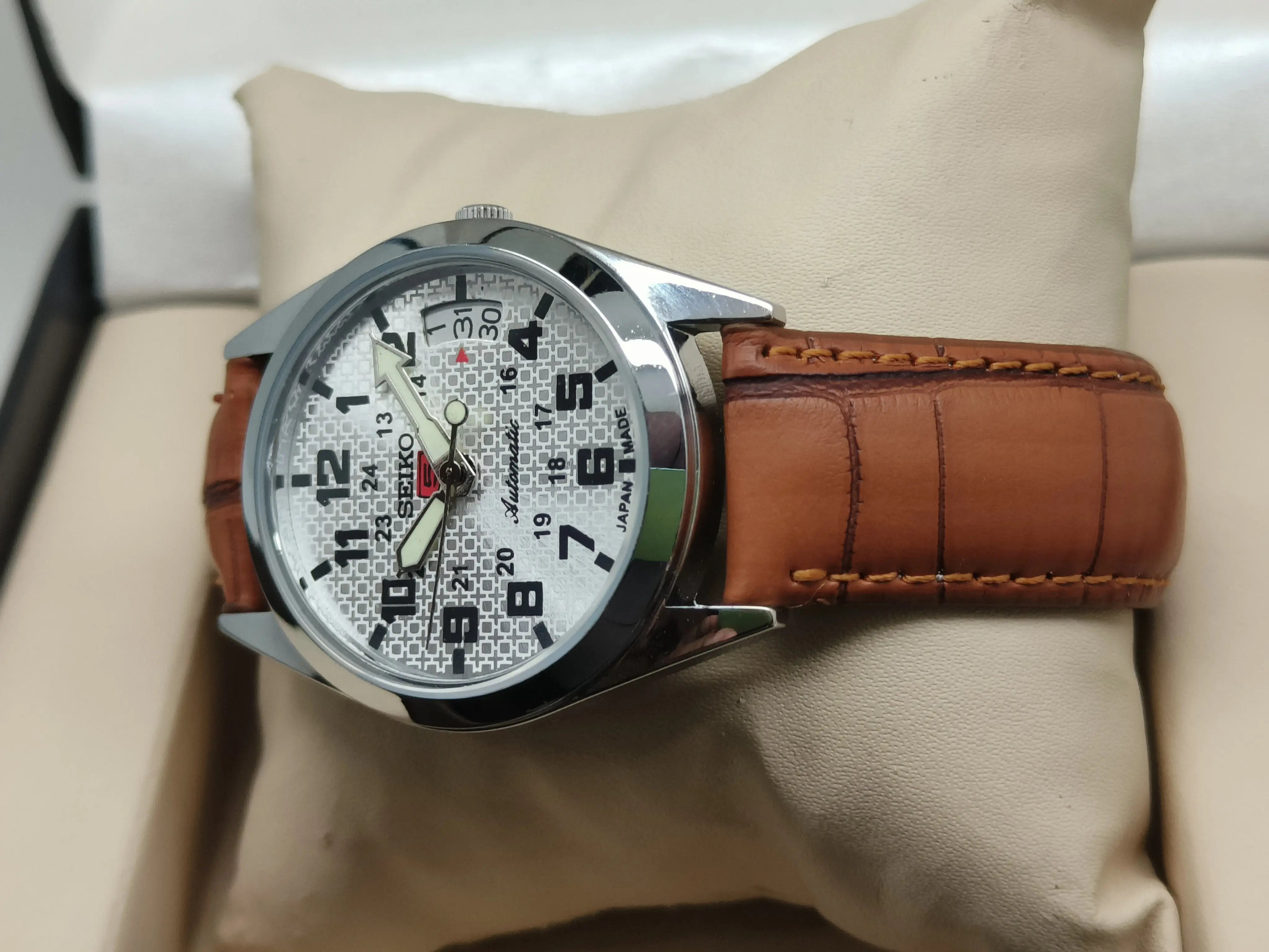Seiko 5 Vintage Automatic – Everyday Style Watch National Watches