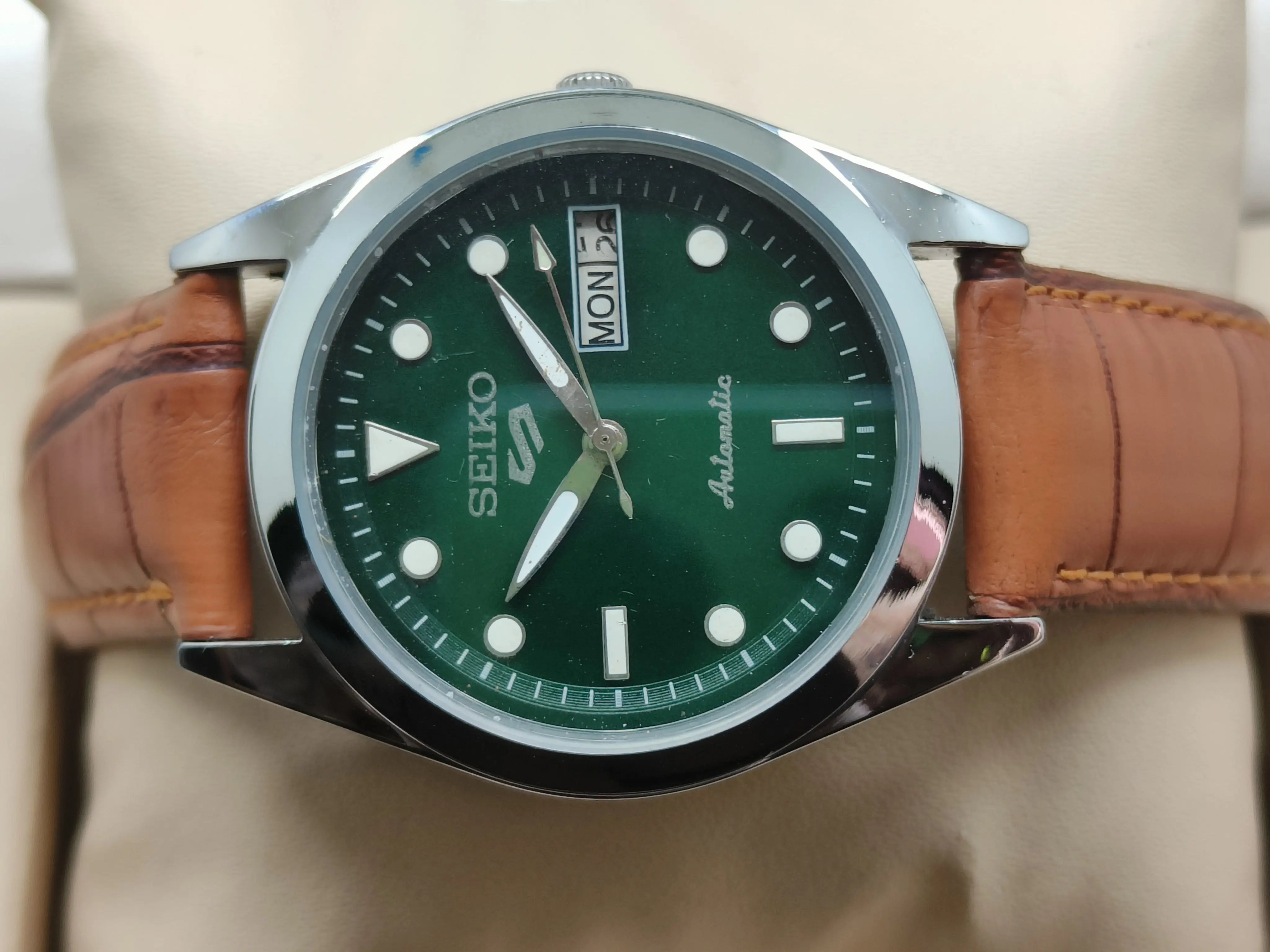 Seiko 5 Vintage Automatic – Distinct Seiko 5 Emblem National Watches