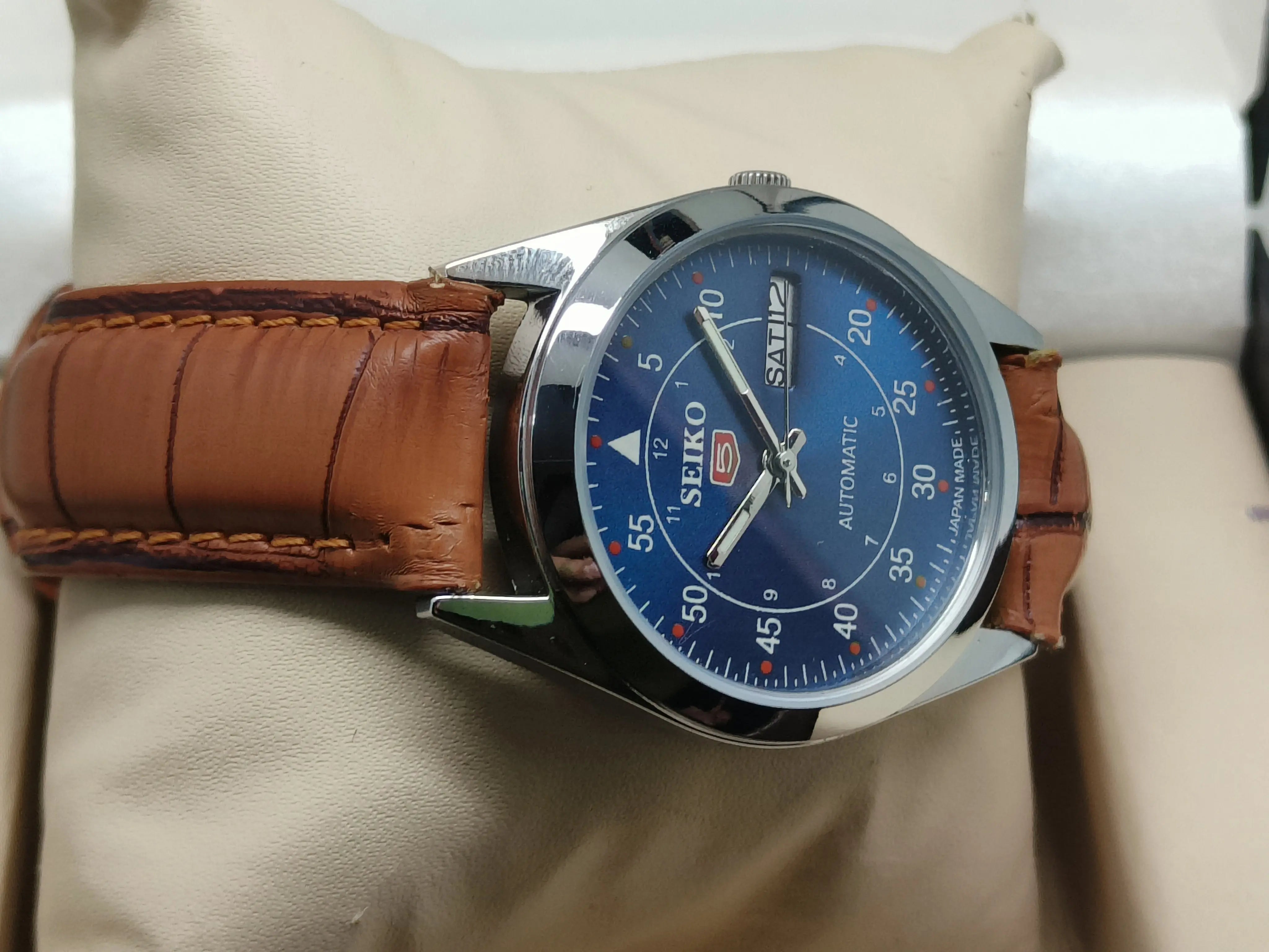 Seiko 5 Vintage Automatic – Minor Vintage Wear for Authenticity National Watches