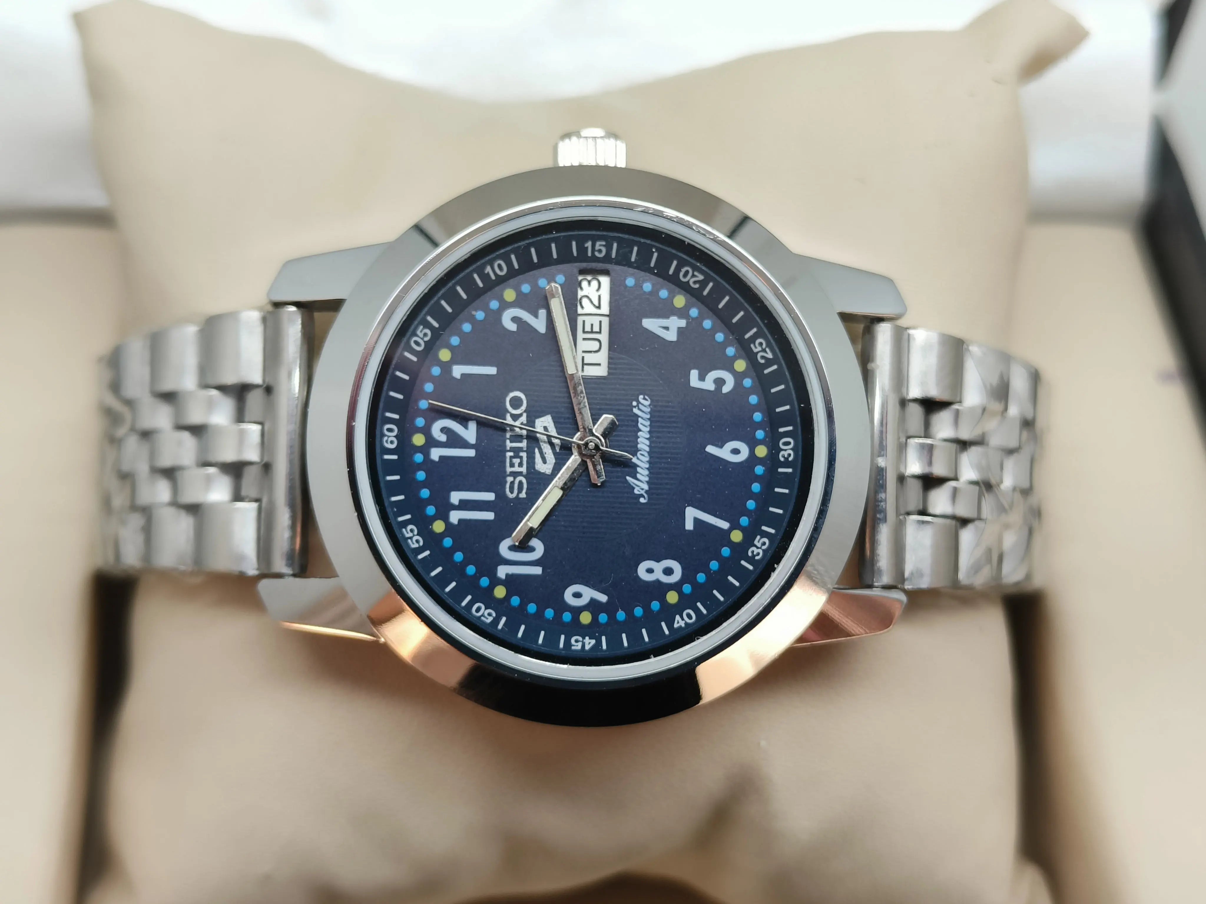 Seiko 5 Vintage Automatic – Retro Colour Dial Highlight National Watches