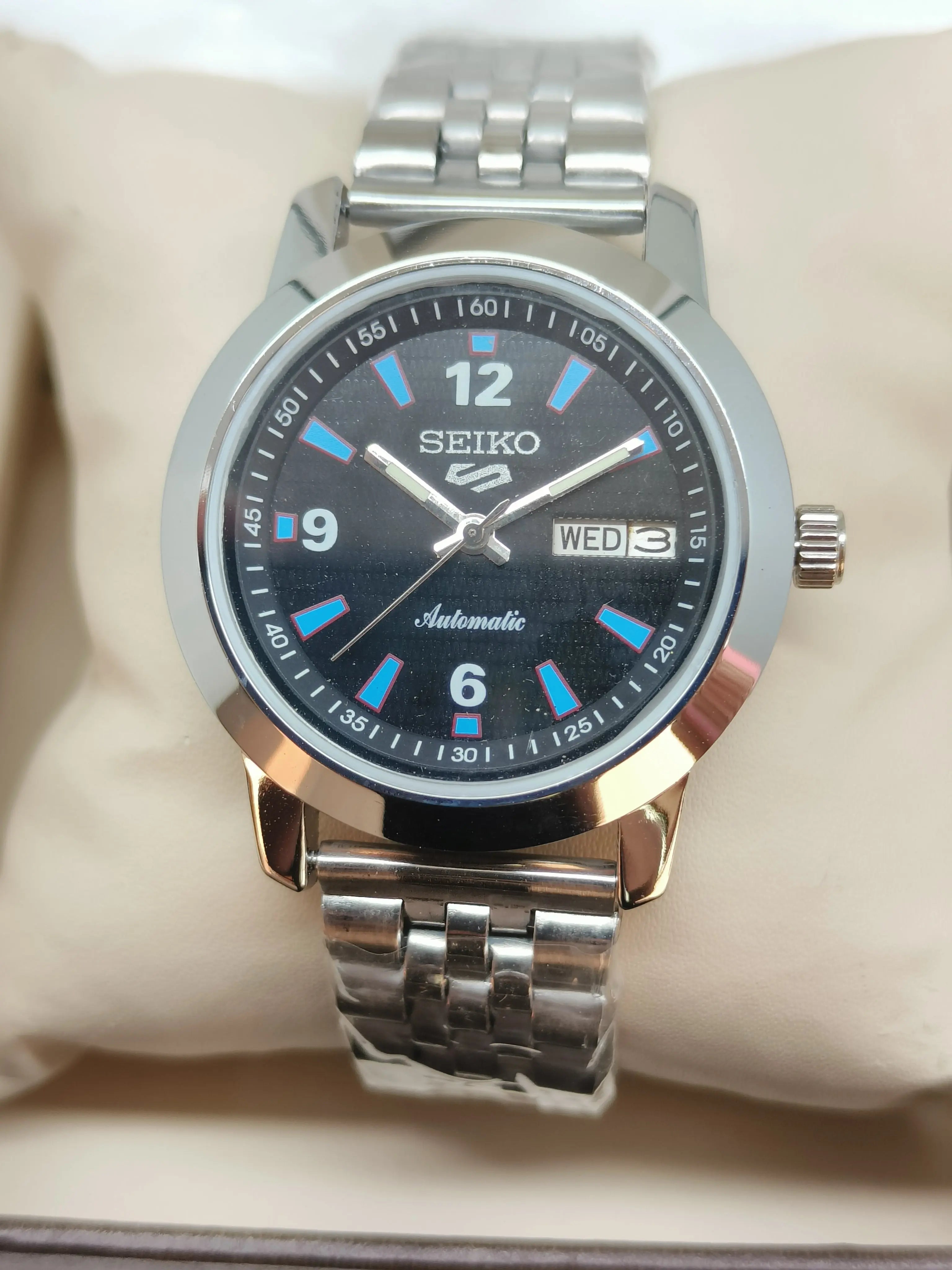 Seiko 5 Vintage Automatic – Refurbished Classic Timepiece National Watches
