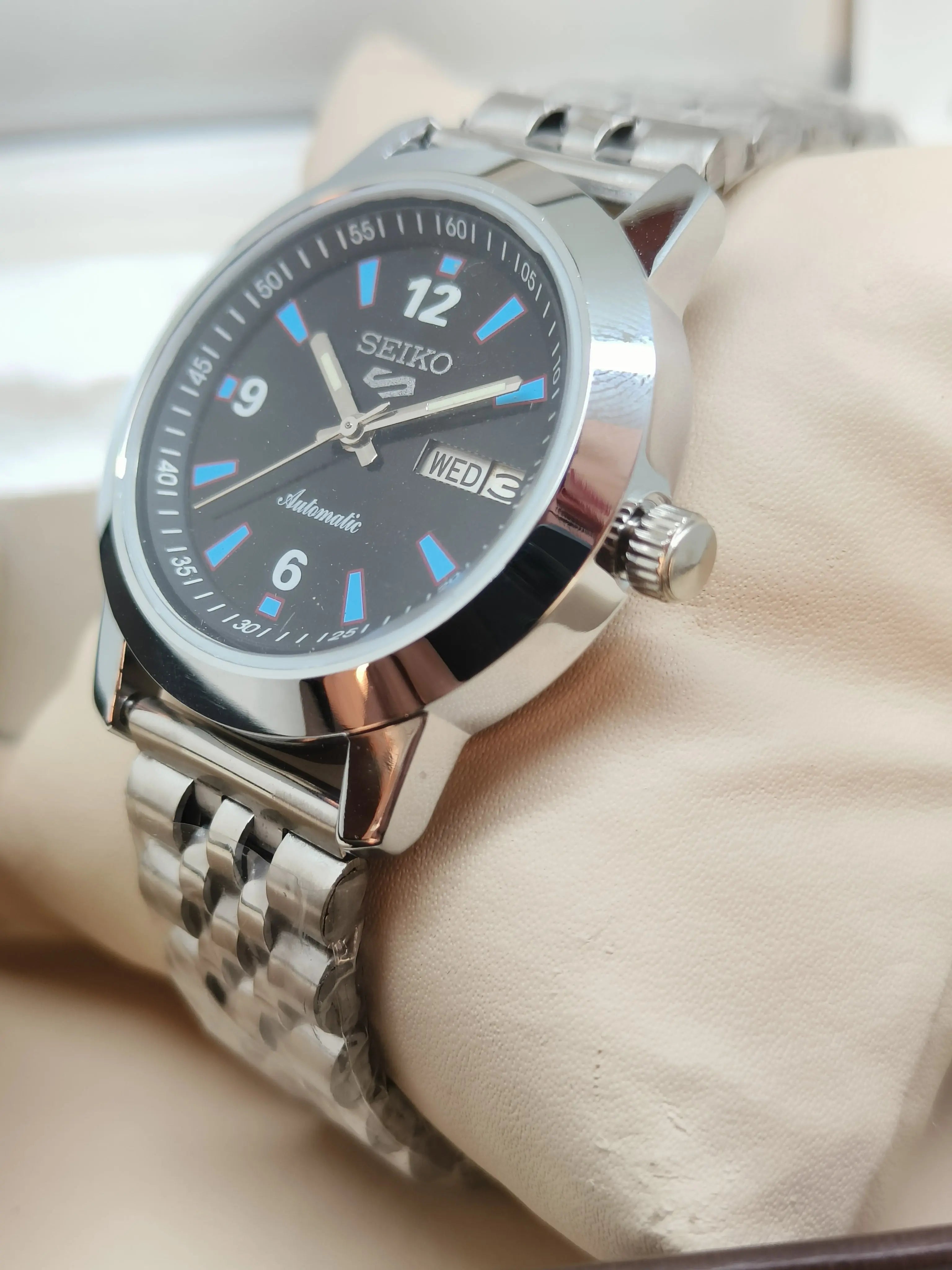 Seiko 5 Vintage Automatic – Refurbished Classic Timepiece National Watches