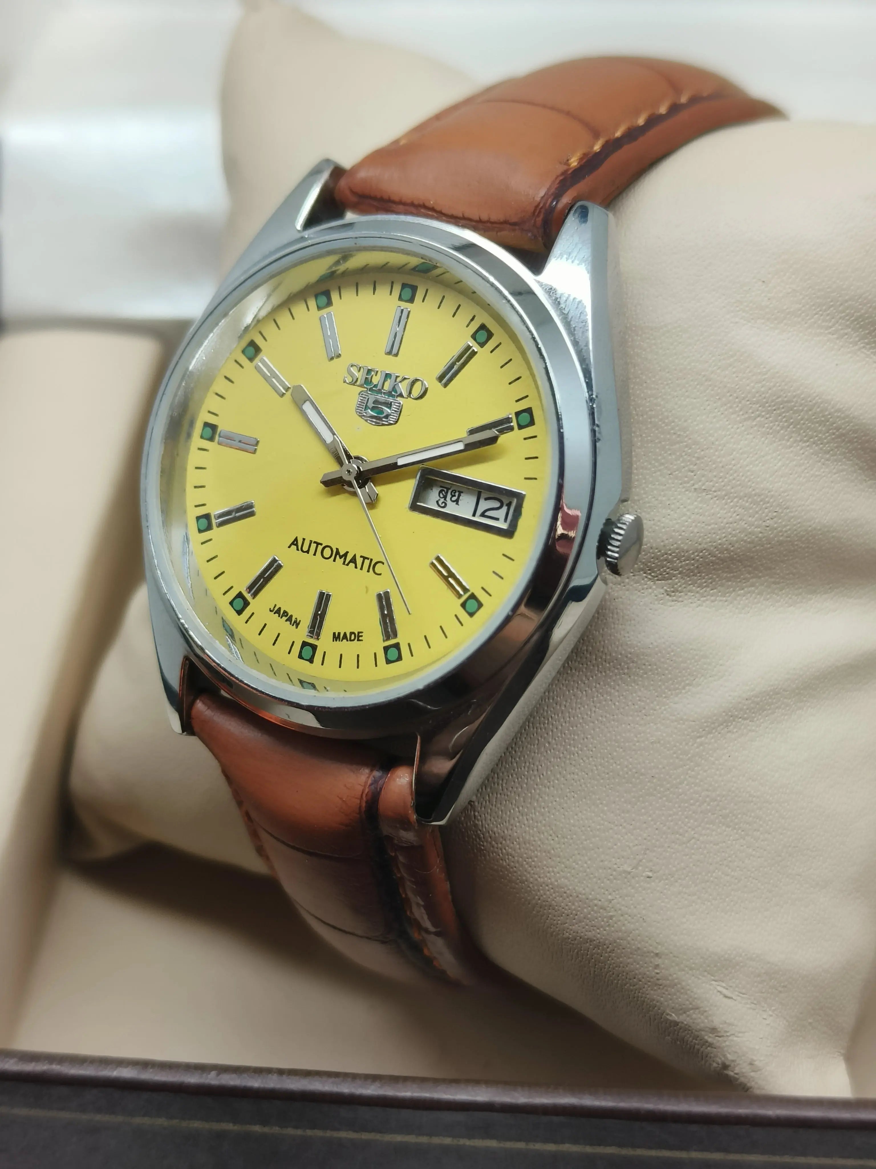 Authentic Seiko 5 Vintage – Refurbished Mechanical Watch National Watches