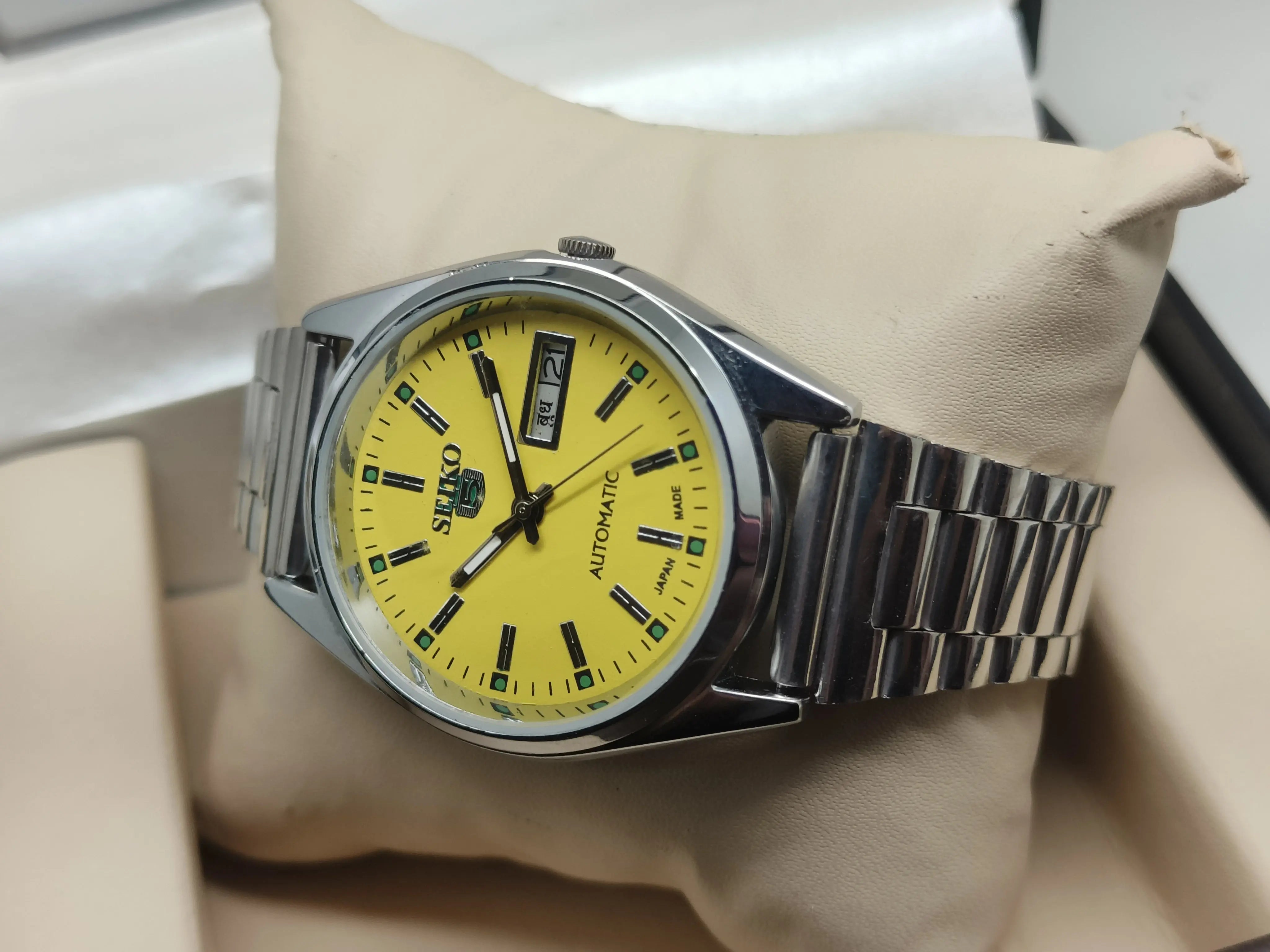 Seiko 5 Vintage Men’s Watch – Refurbished & Ready to Wear National Watches