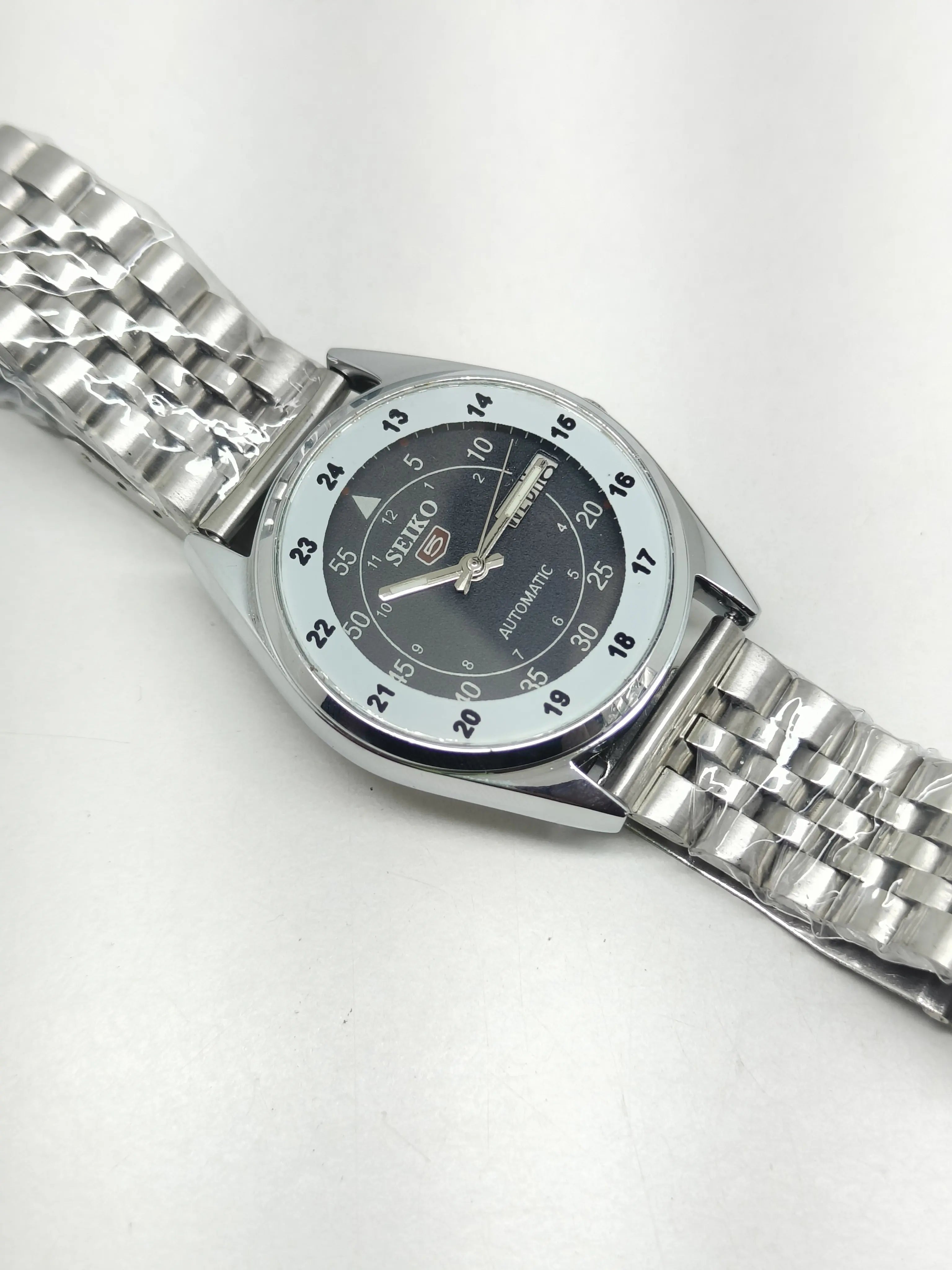 Seiko 5 Vintage 37mm Automatic – Refurbished Classic National Watches