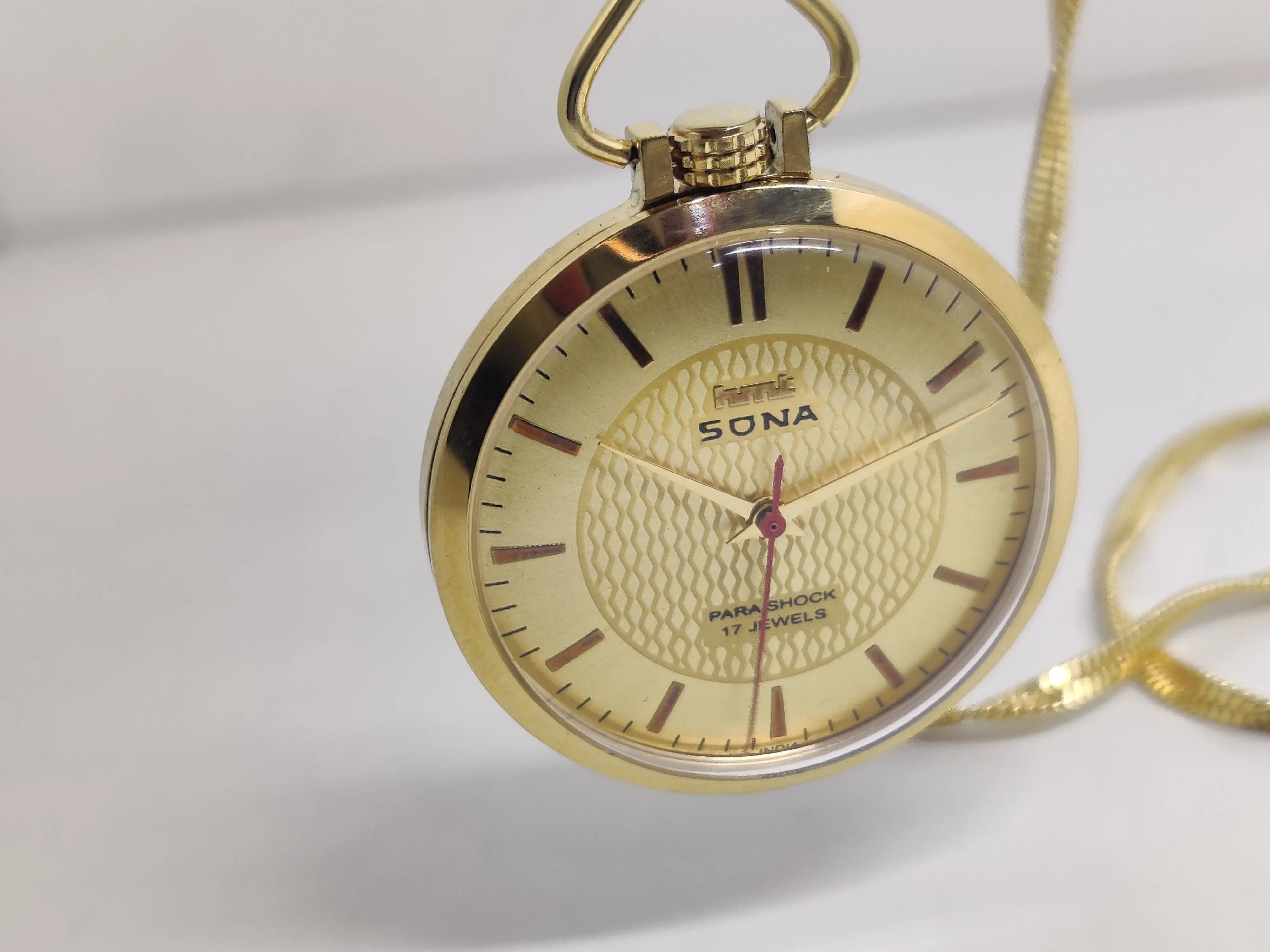 Hmt sona Mechanical Hand winding Movement gold plated Para Jewels Analog Dial Wrist Watch For Men National Watches