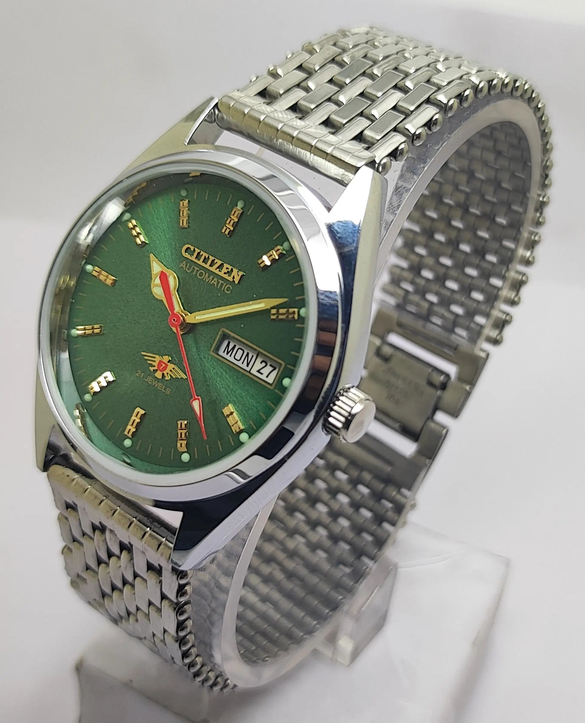 Citizen Automatic 8200 Movement stainless steel Japan Made 21
