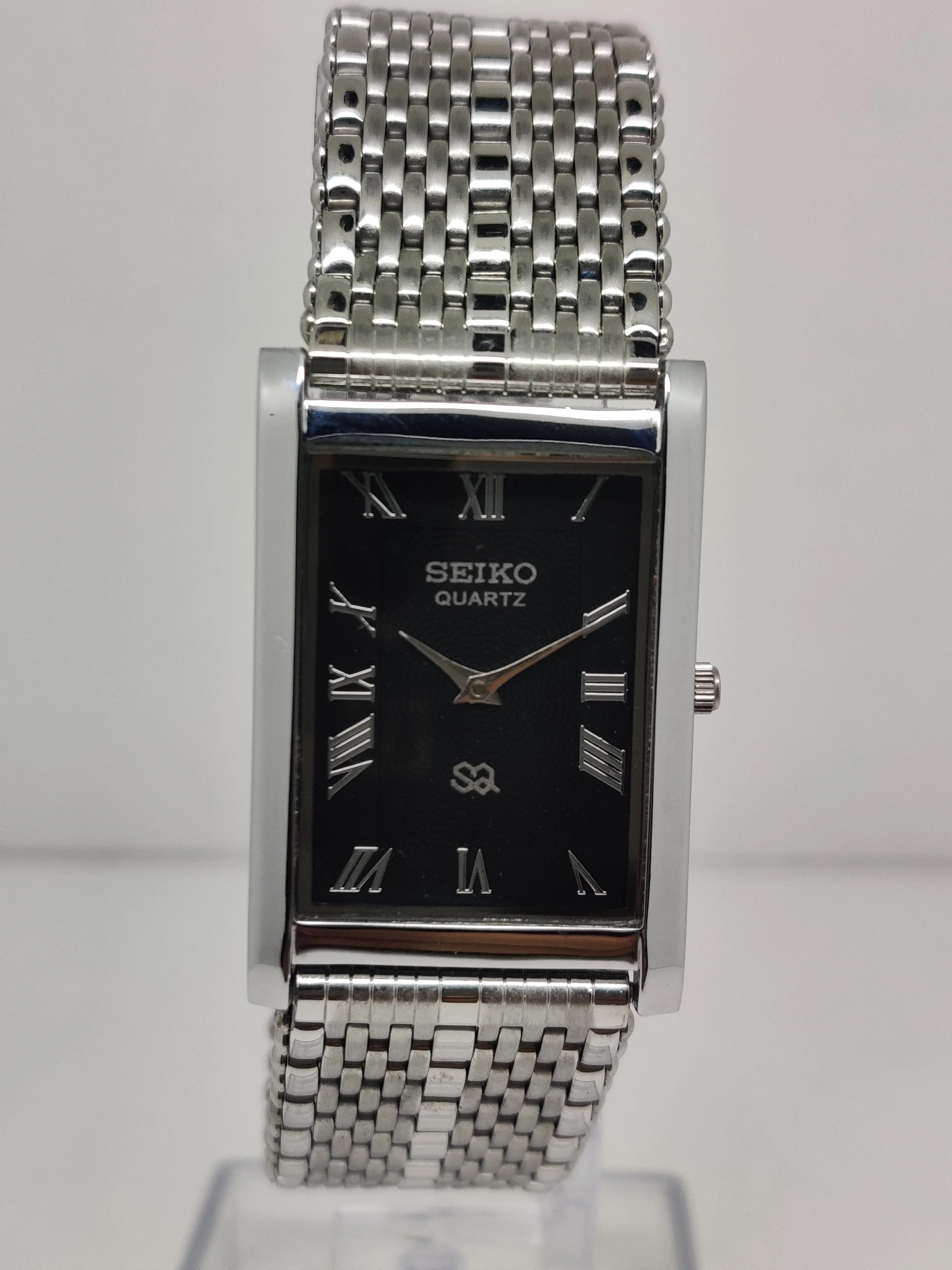 Seiko 5 Black Dial quartz Watch - National Watches