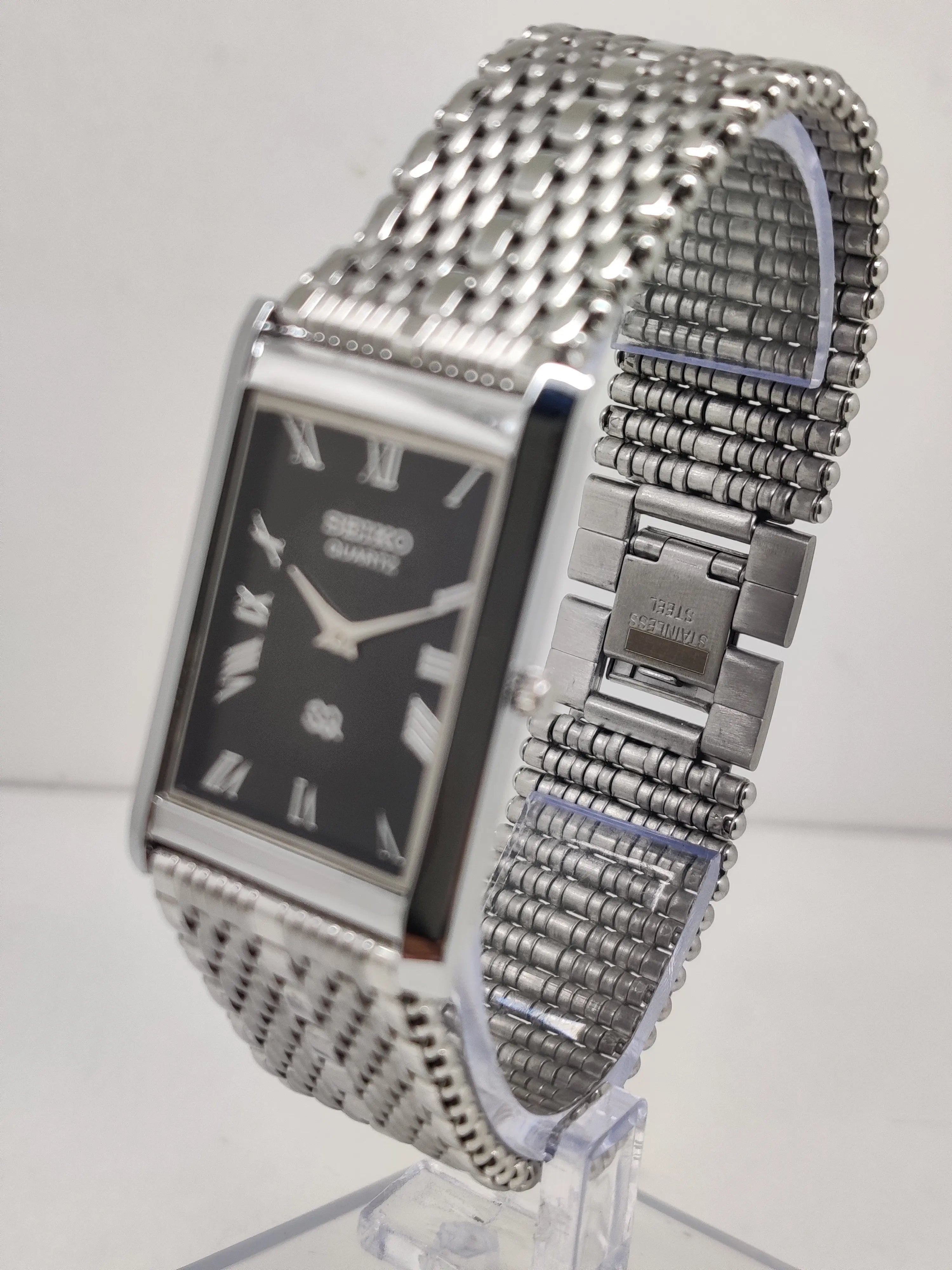 Seiko 5 Black Dial quartz Watch - National Watches