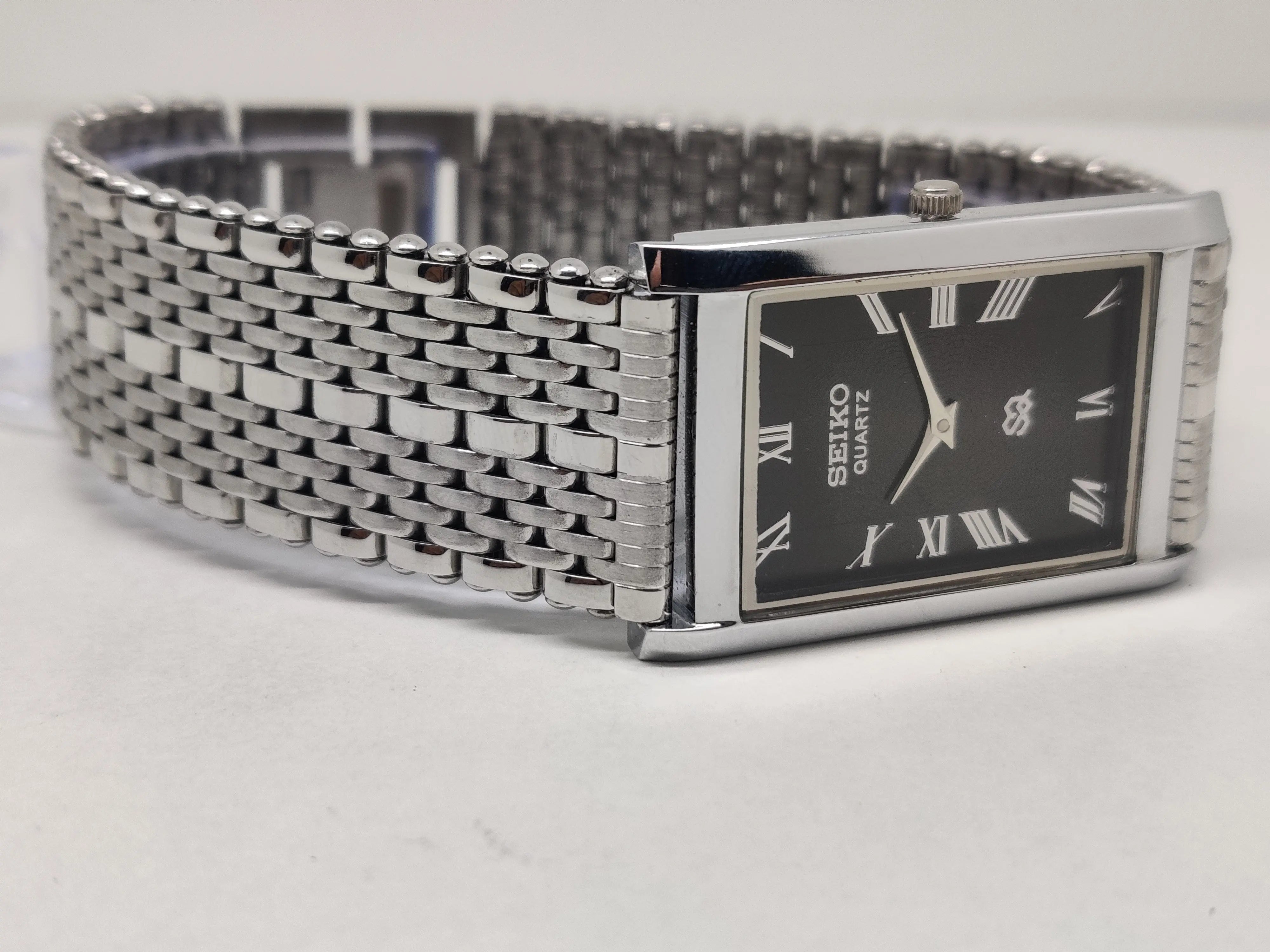 Seiko 5 Black Dial quartz Watch - National Watches