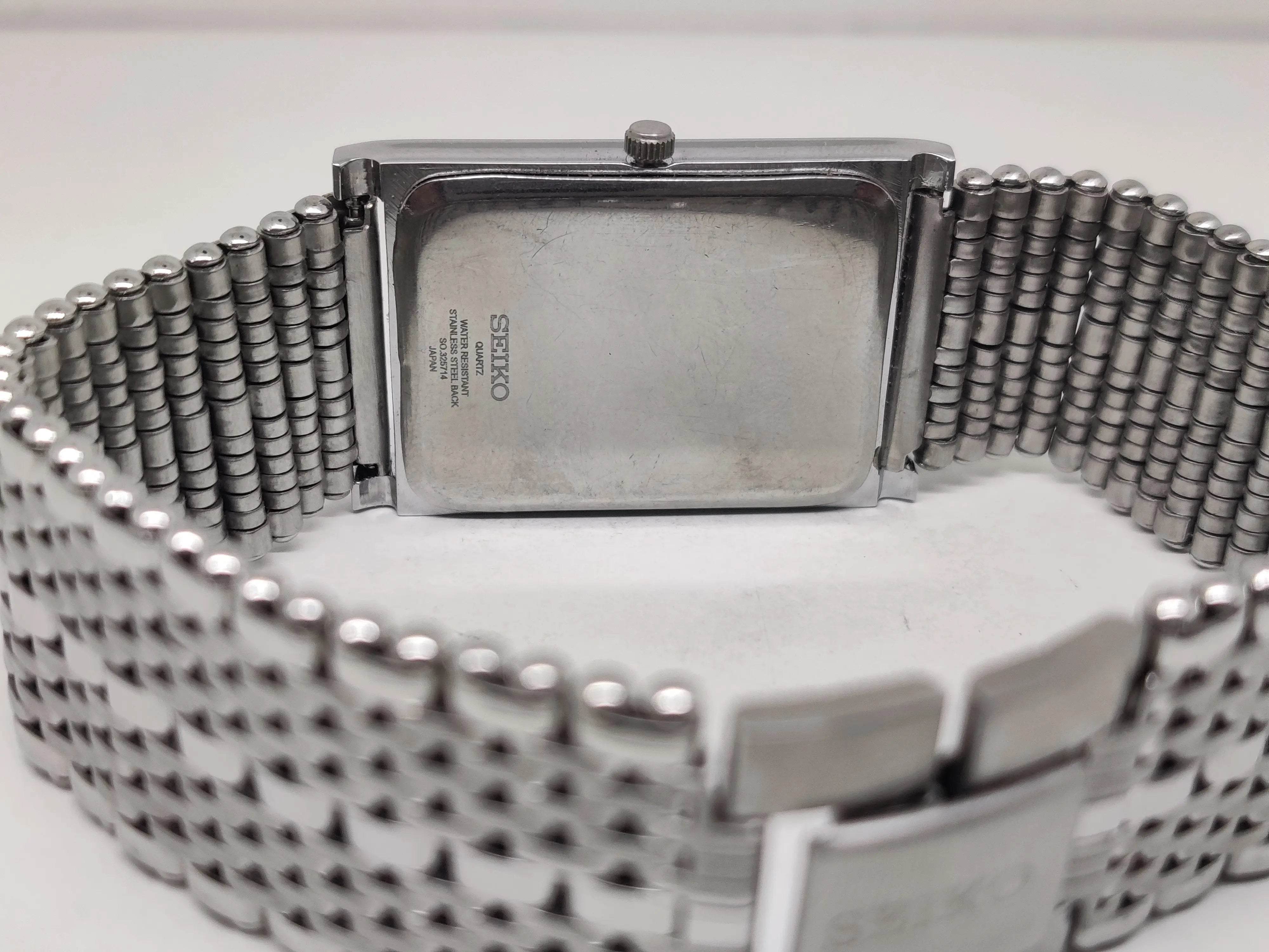 Seiko 5 Black Dial quartz Watch - National Watches