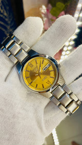 (Super Rare) 1983 Seiko 5 Automatic 7S26 with Glass Back Vintage Watch (Pre Owned - National Watches