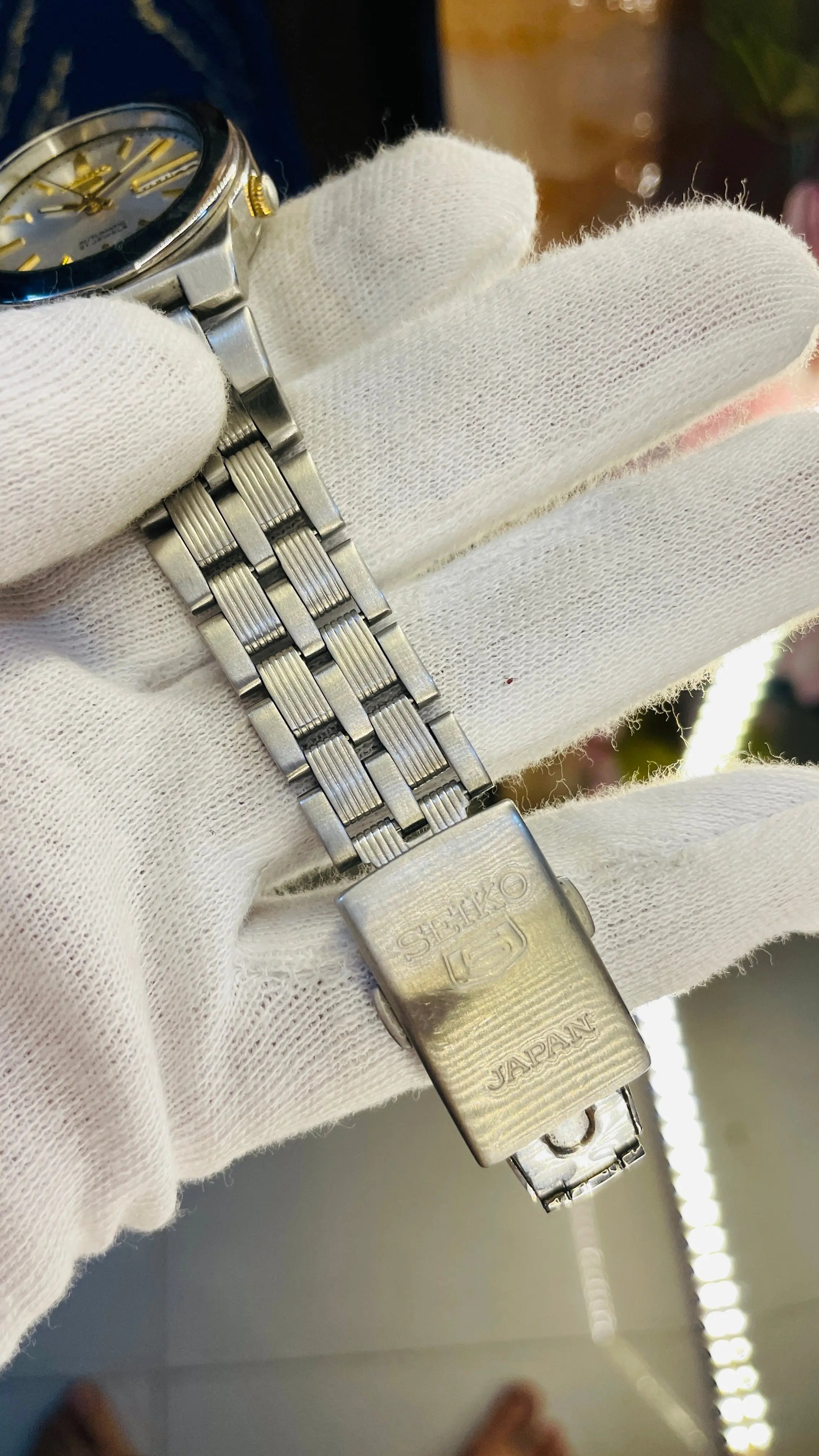 (Super Rare) 1983 Seiko 5 Automatic 7S26 with Glass Back Vintage Watch (Pre Owned - National Watches