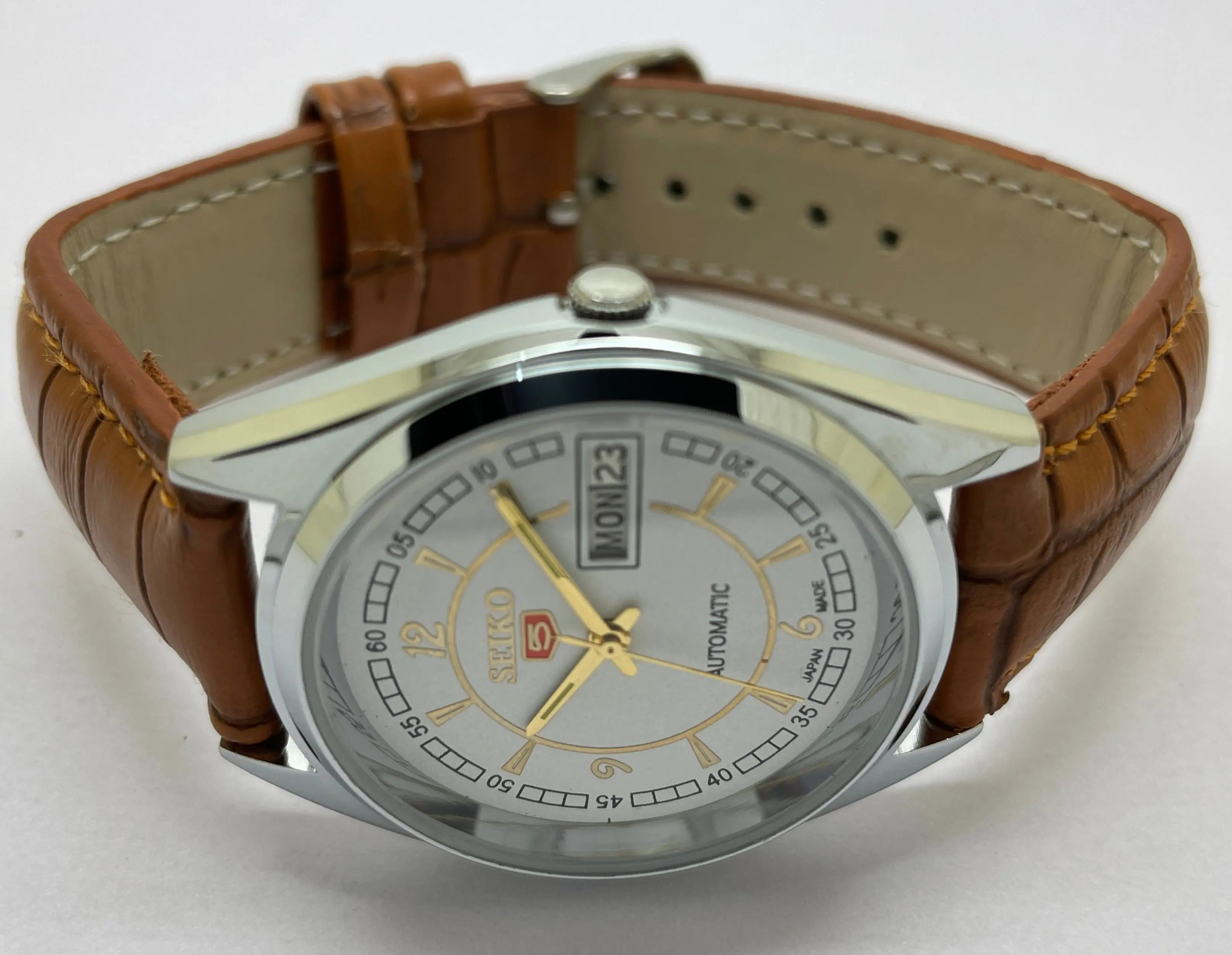 VINTAGE REFURBISHED SEIKO 5 AUTOMATIC JAPAN MENS DAY DATE WATCH - National Watches