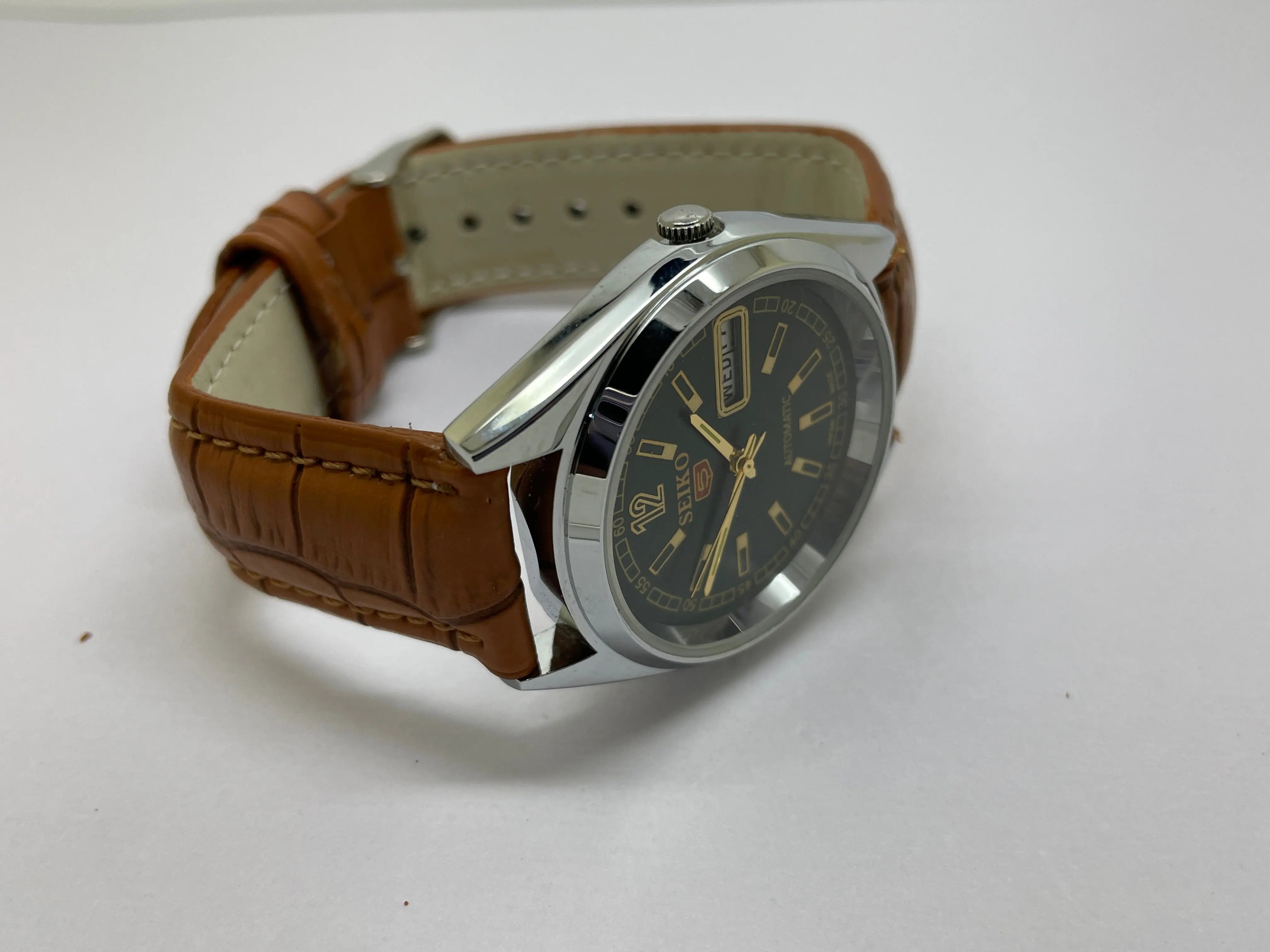 VINTAGE REFURBISHED SEIKO 5 AUTOMATIC JAPAN MENS DAY DATE WATCH - National Watches