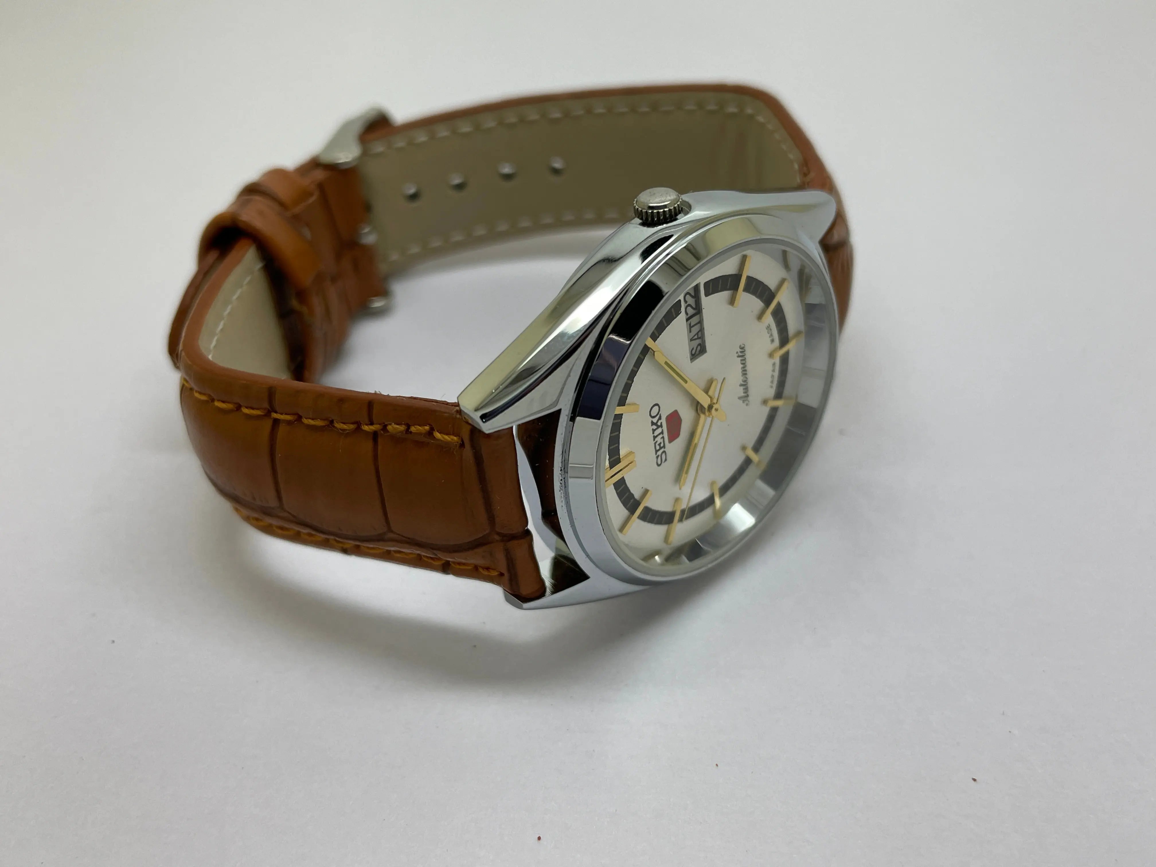 VINTAGE REFURBISHED SEIKO 5 AUTOMATIC JAPAN MENS DAY DATE WATCH - National Watches