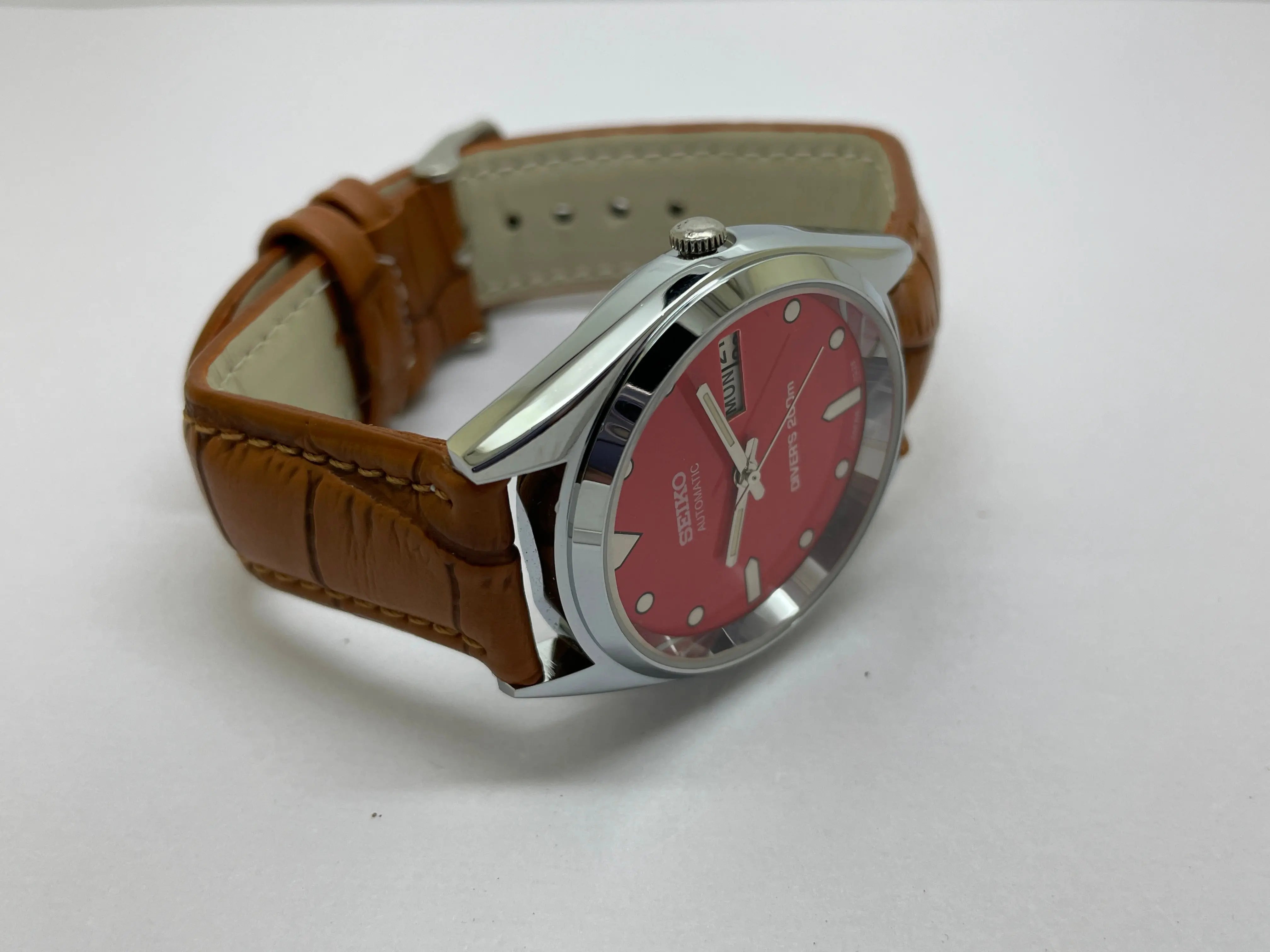 VINTAGE REFURBISHED SEIKO 5 AUTOMATIC JAPAN MENS DAY DATE WATCH - National Watches