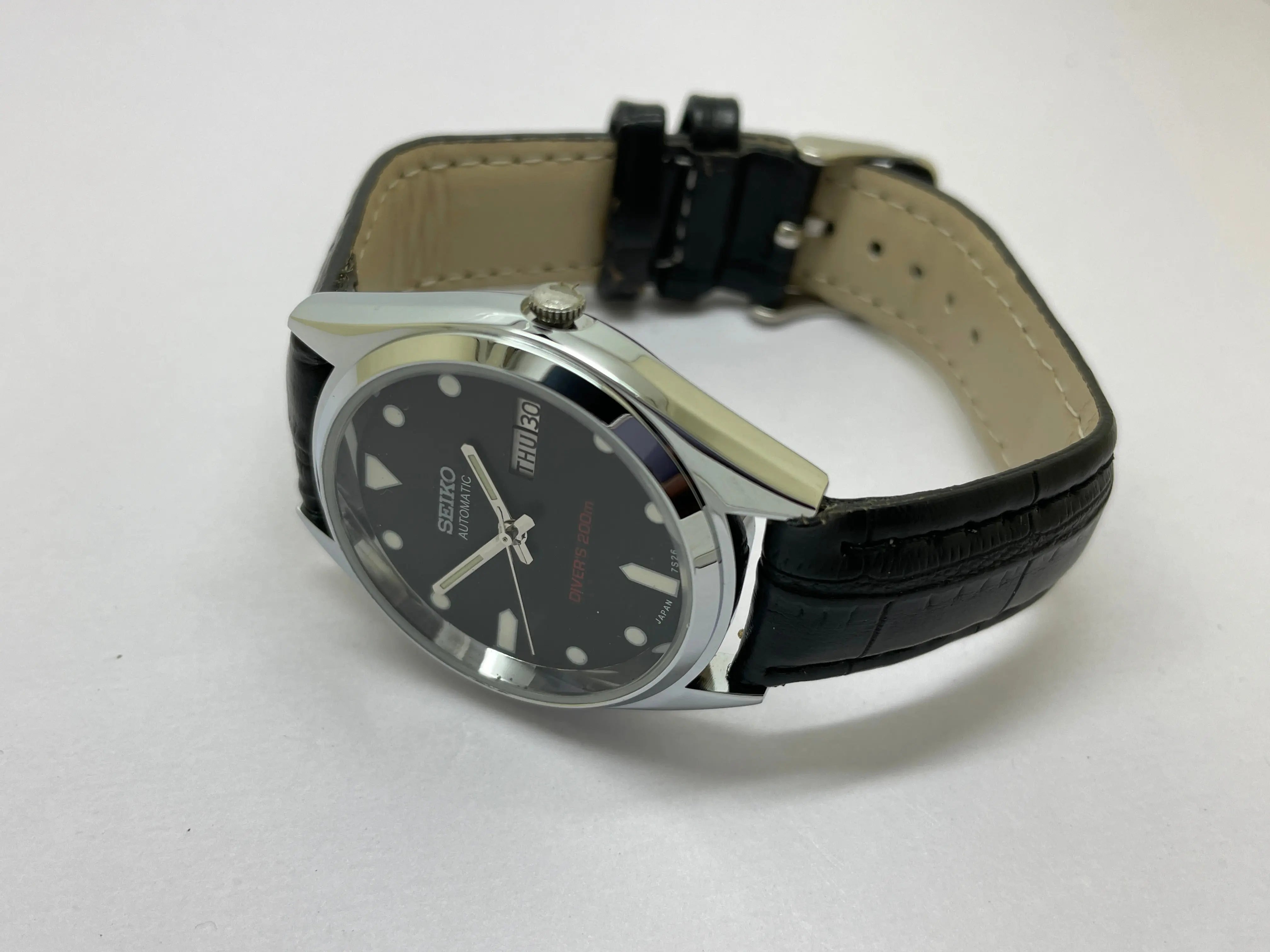 VINTAGE REFURBISHED SEIKO 5 AUTOMATIC JAPAN MENS DAY DATE WATCH - National Watches