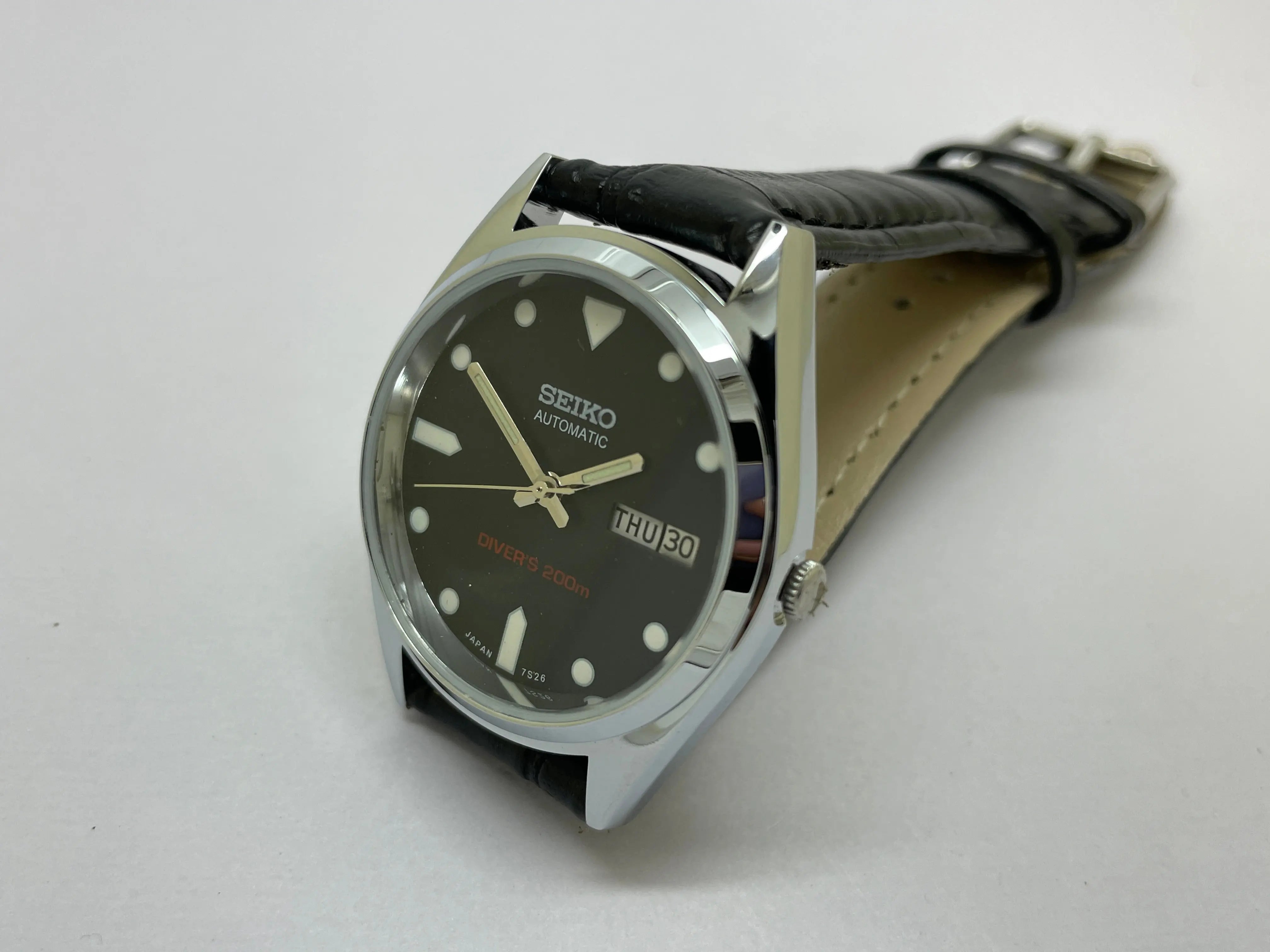 VINTAGE REFURBISHED SEIKO 5 AUTOMATIC JAPAN MENS DAY DATE WATCH - National Watches