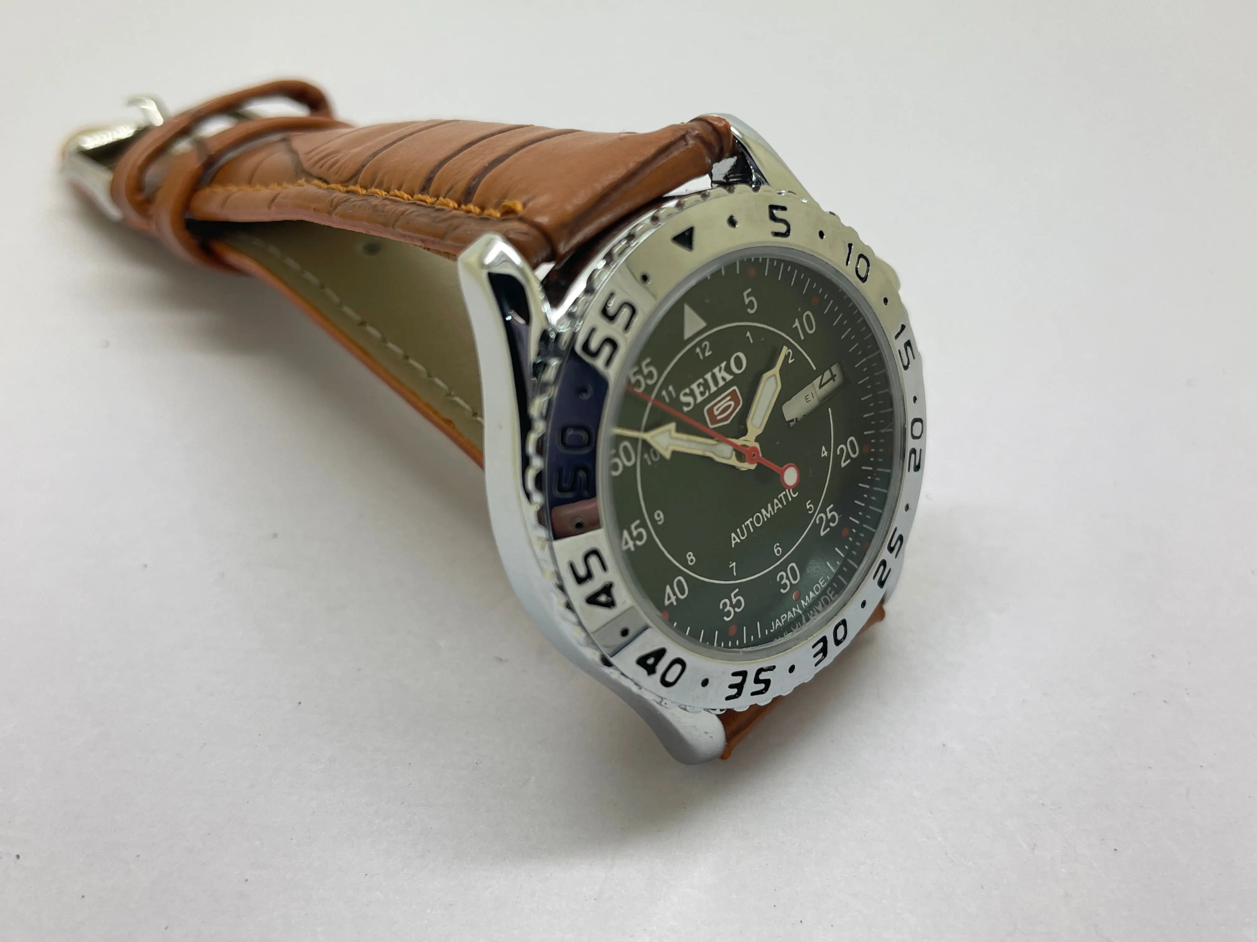 Seiko 5 Black Dial Automatic Vintage Watch sports National Watches
